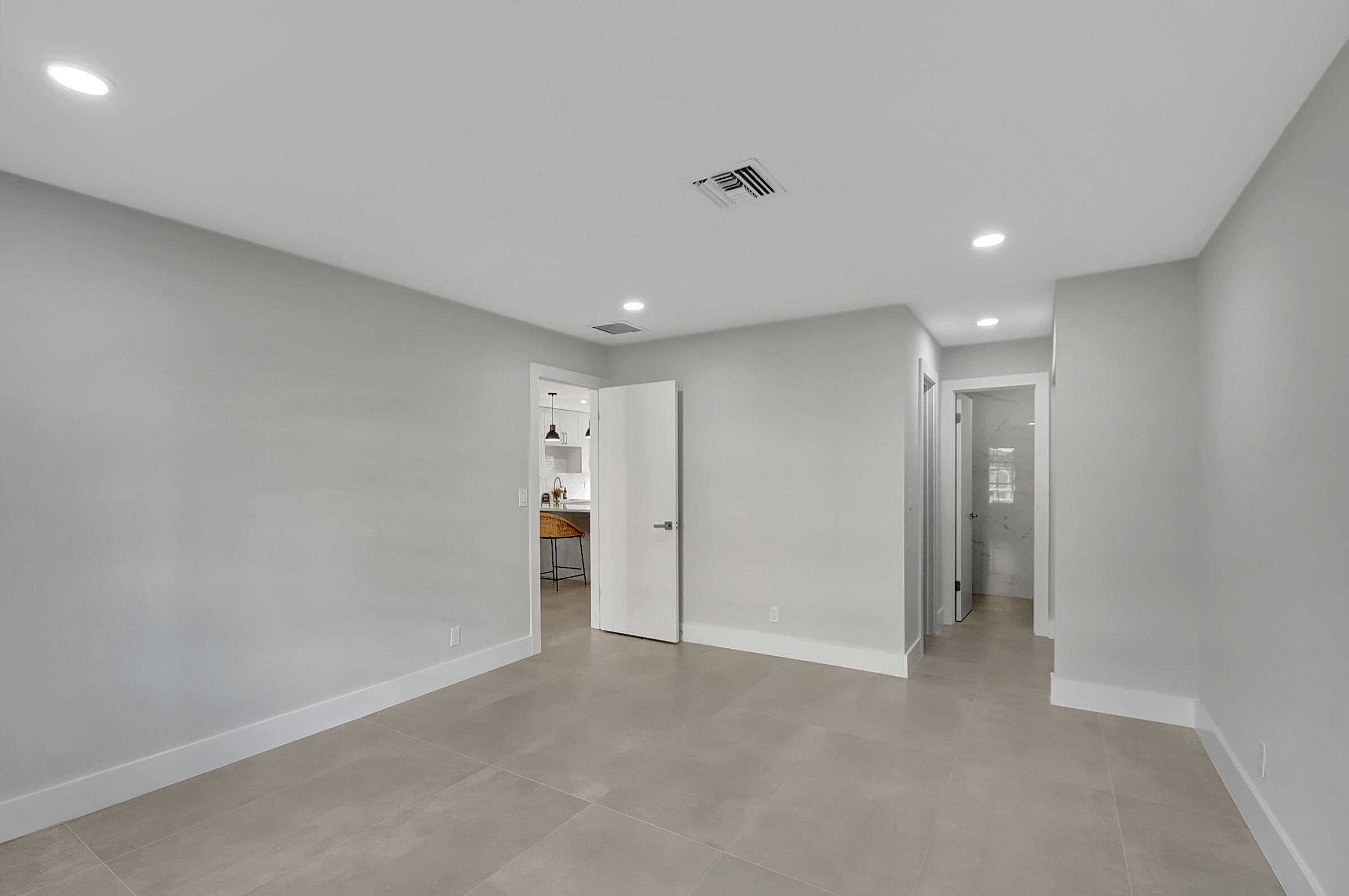 13602 Via Flora Apt C Property Photo 19