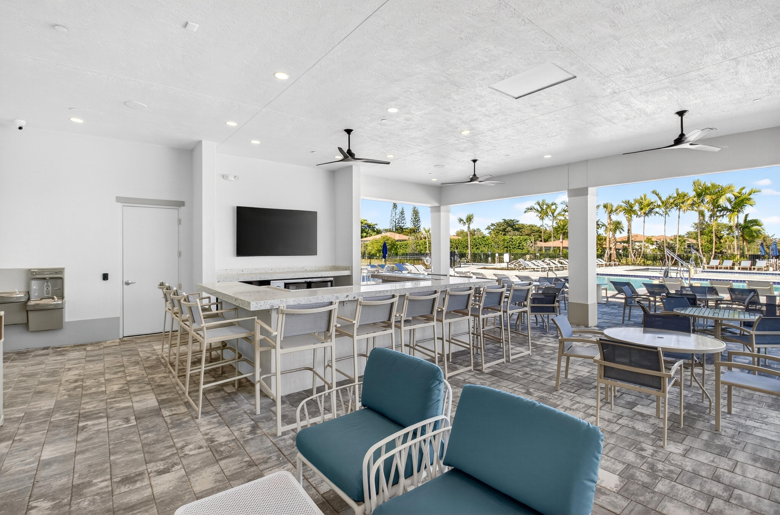 13602 Via Flora Apt C Property Photo 24