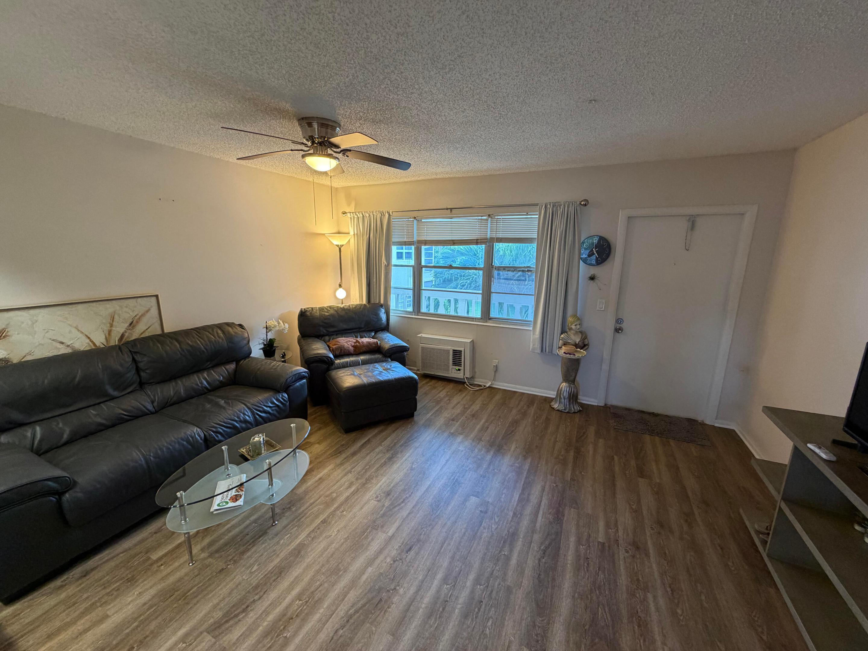 107 Prescott E Property Photo 3