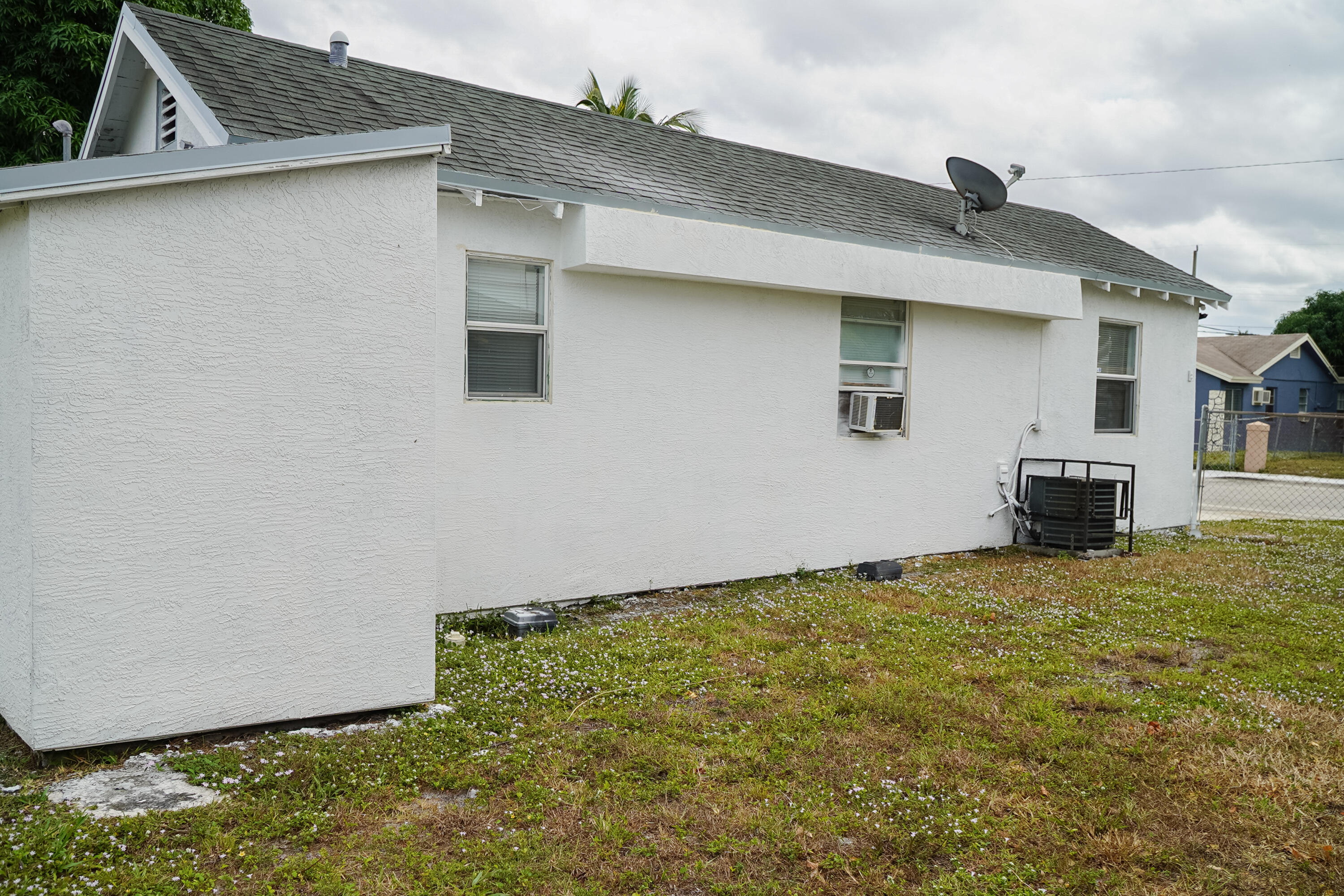 908 W 5th Street Property Photo 19