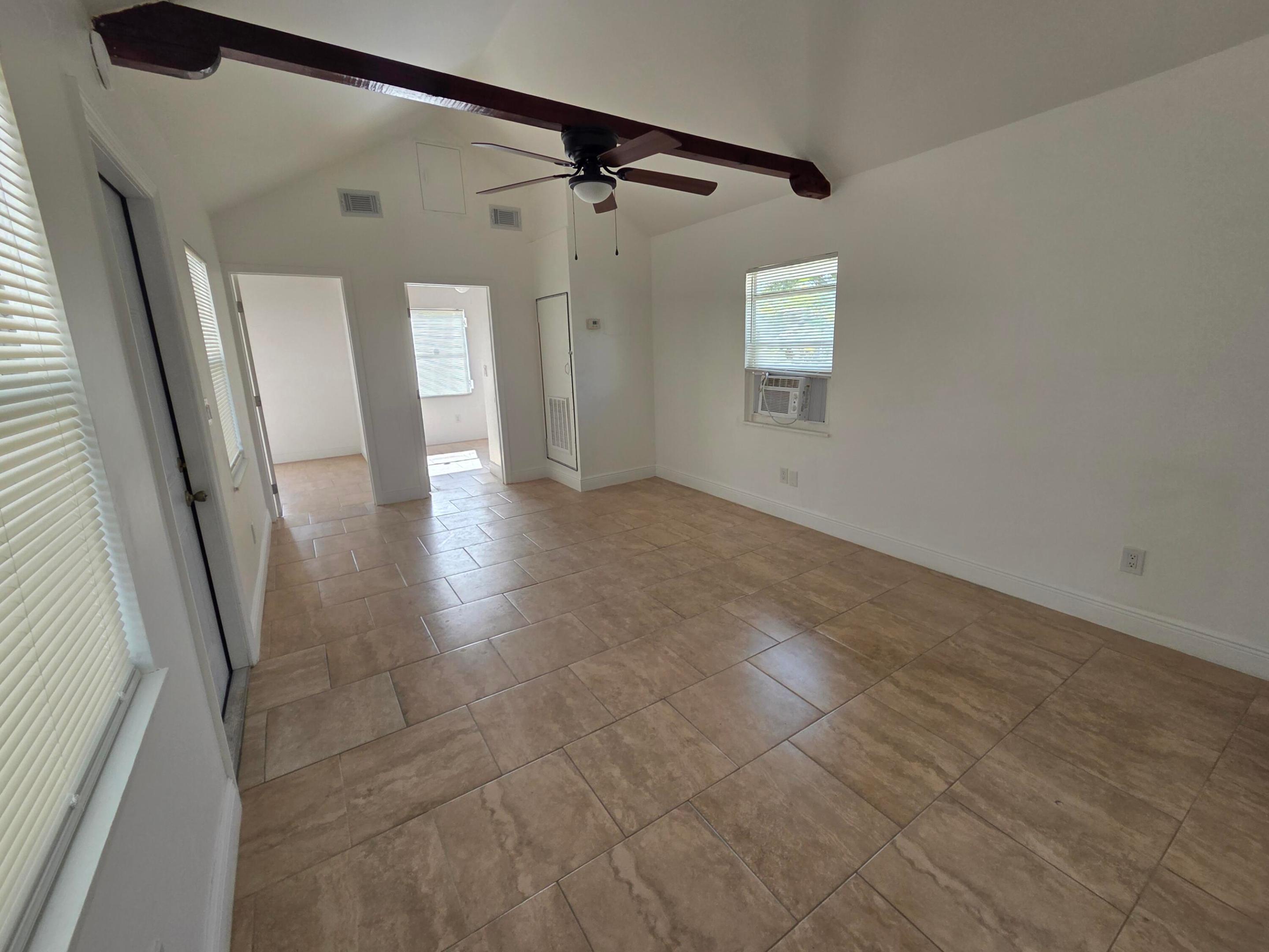 908 W 5th Street Property Photo 22