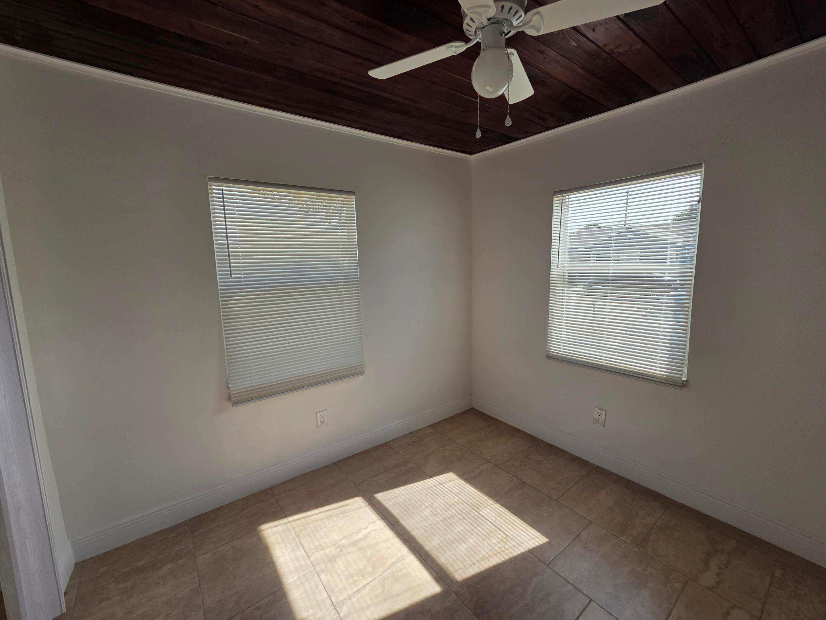 908 W 5th Street Property Photo 25