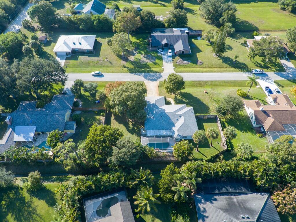 6130 60th Court Property Photo 3