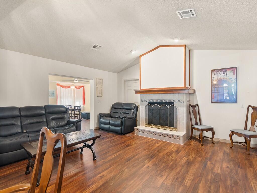 6130 60th Court Property Photo 9