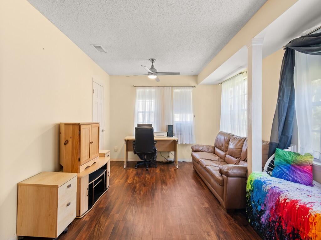 6130 60th Court Property Photo 18