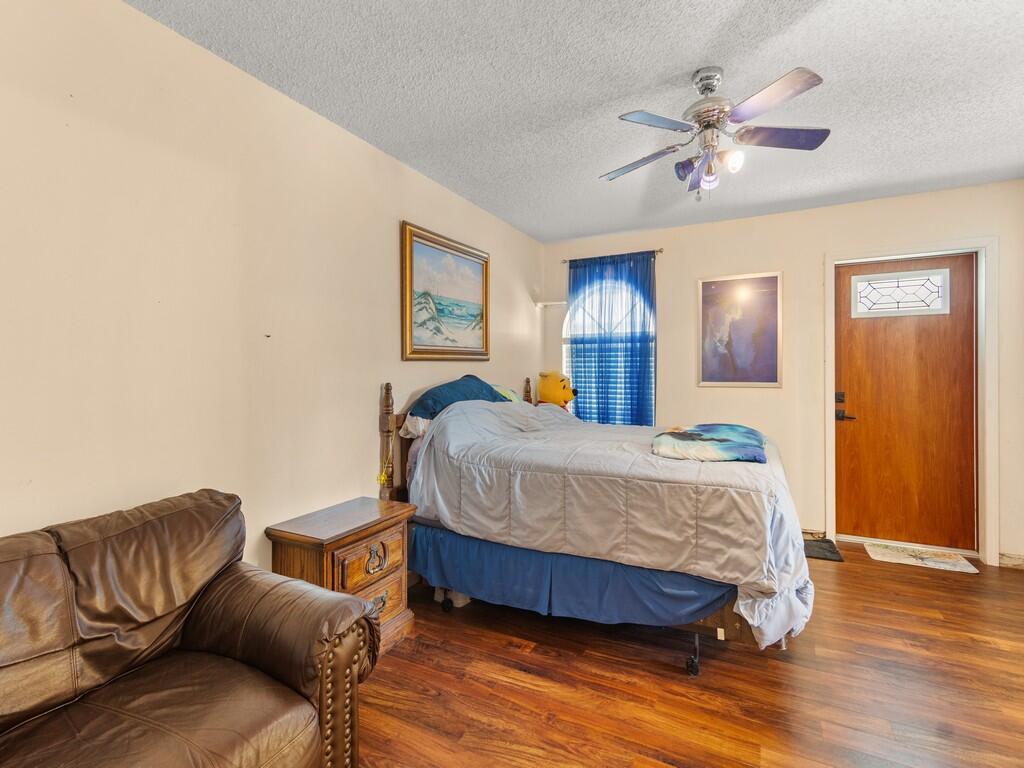 6130 60th Court Property Photo 26