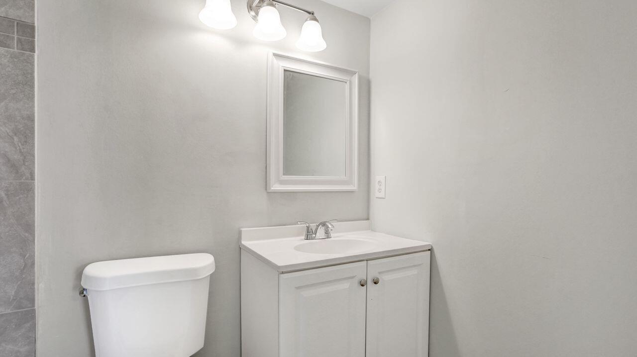 118 Sheffield E Property Photo 5