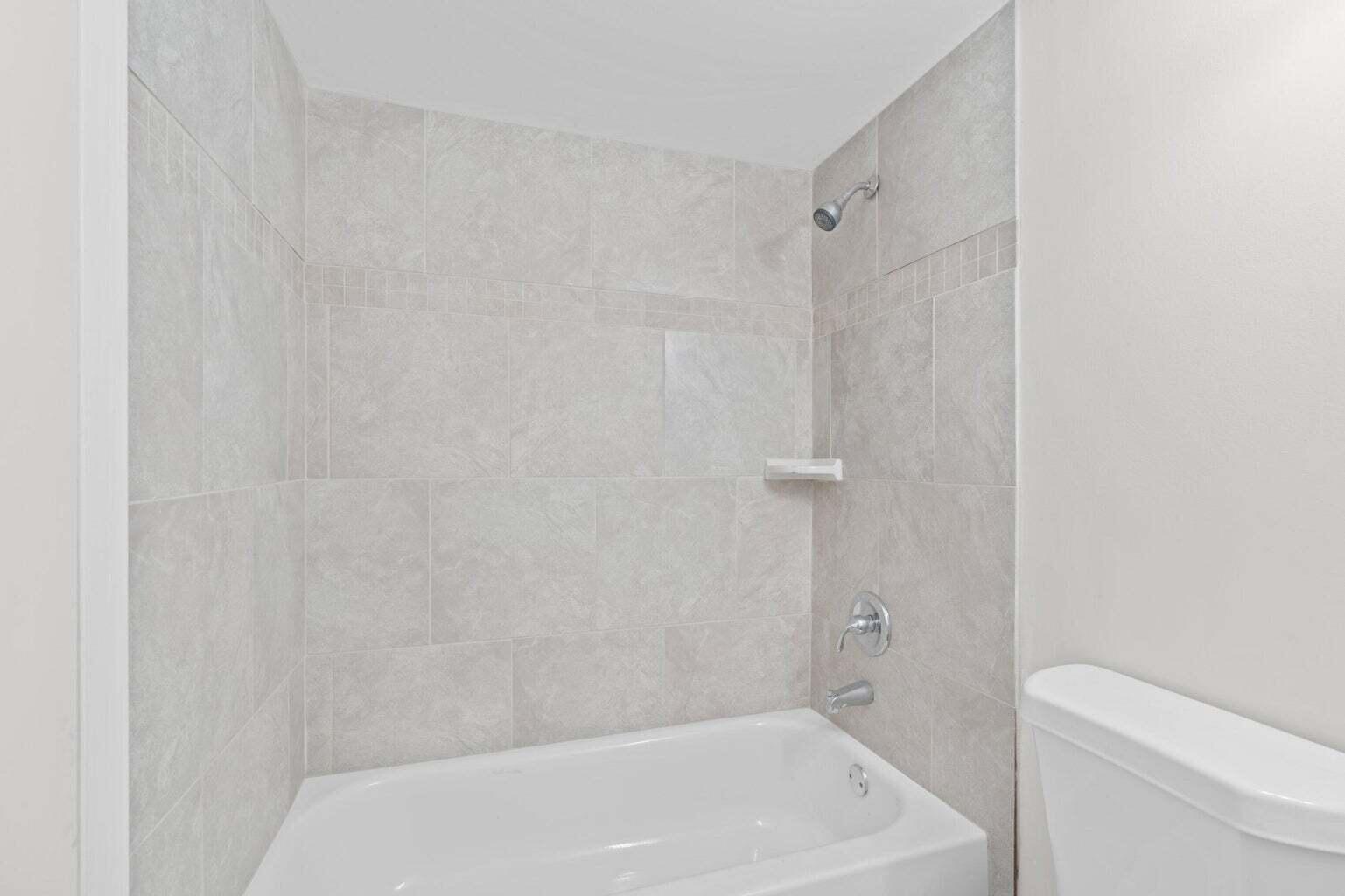 118 Sheffield E Property Photo 6