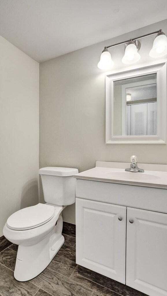 118 Sheffield E Property Photo 7