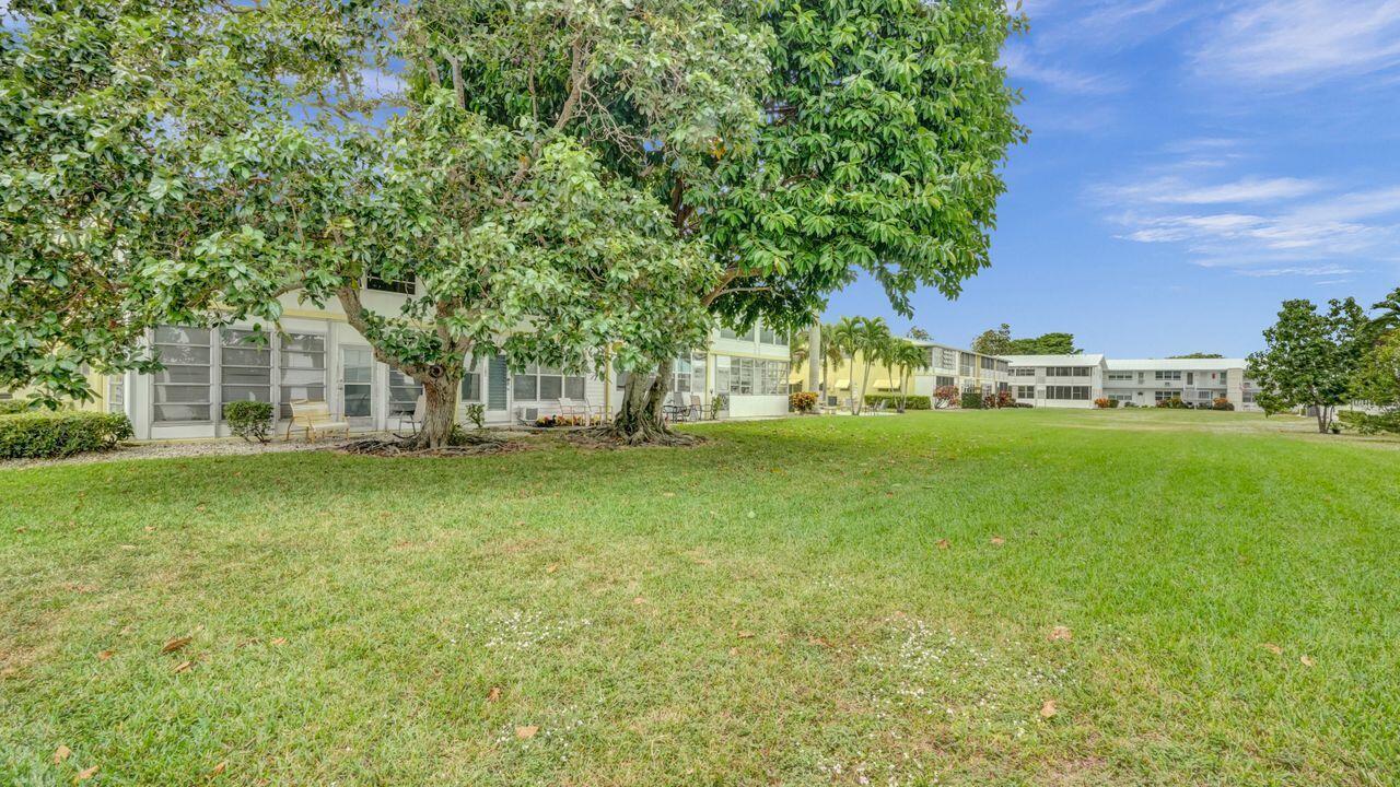 118 Sheffield E Property Photo 13