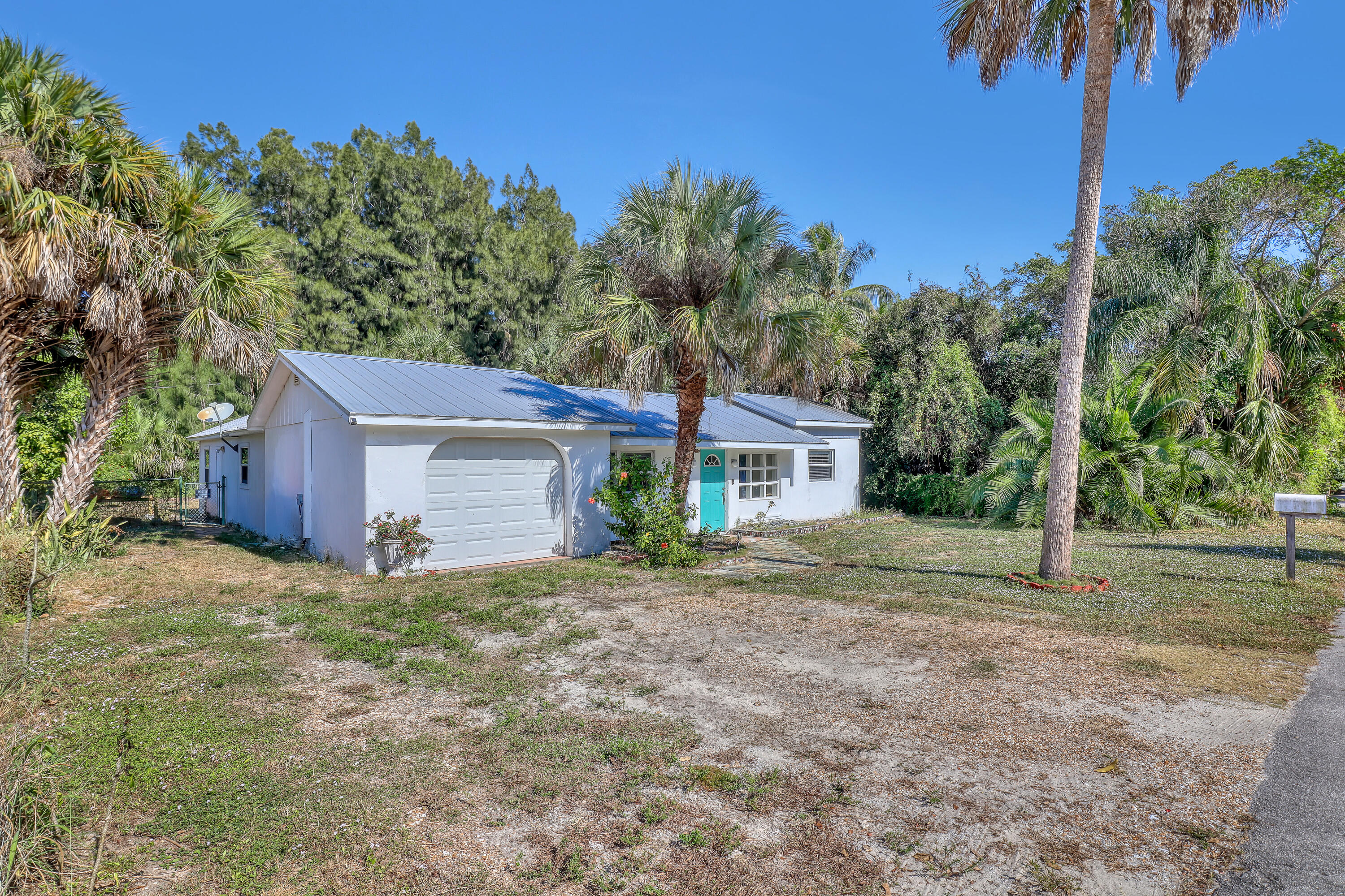 850 5th Place Property Photo 1