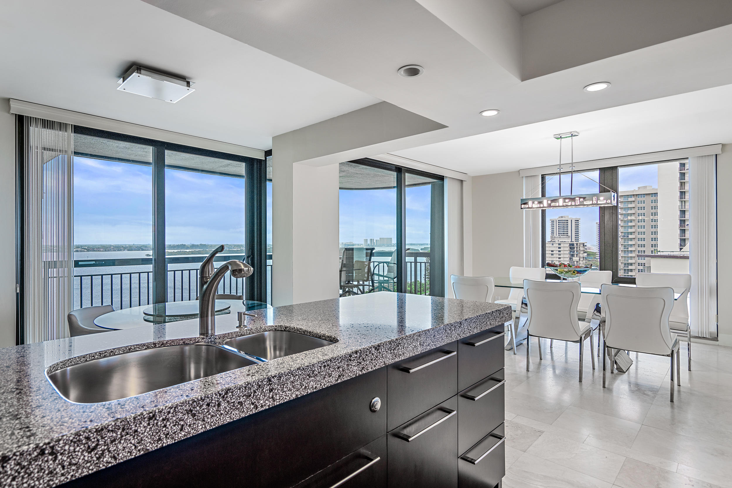 5380 N Ocean Drive 10j Property Photo 8