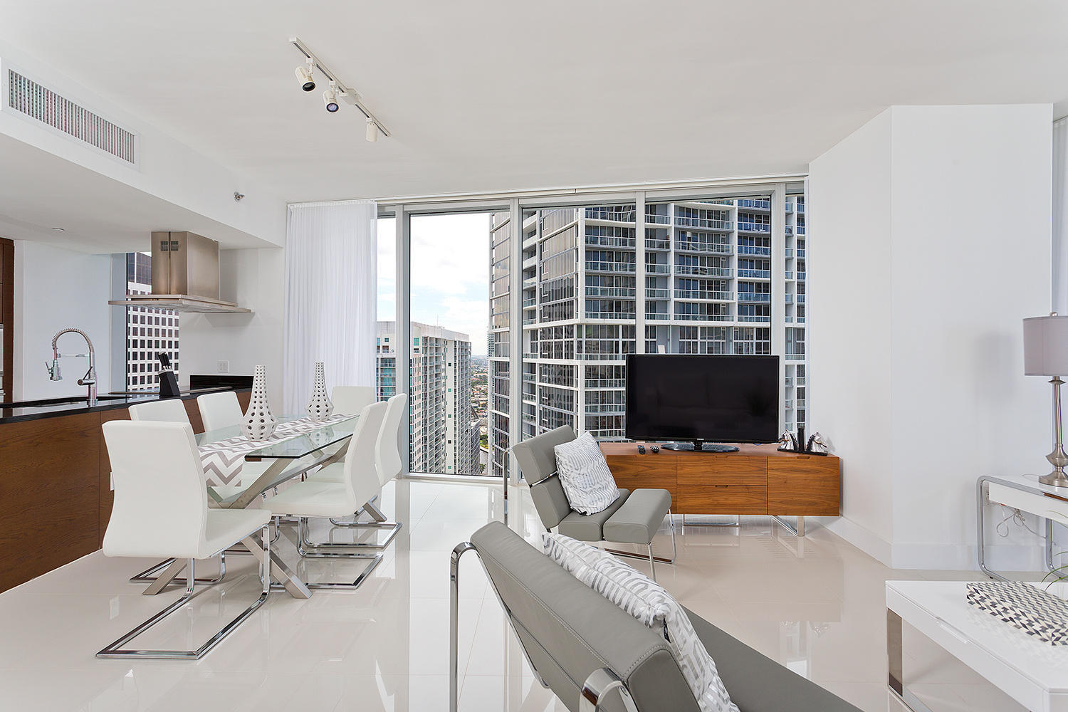 495 Brickell Avenue 4010 Property Photo 6