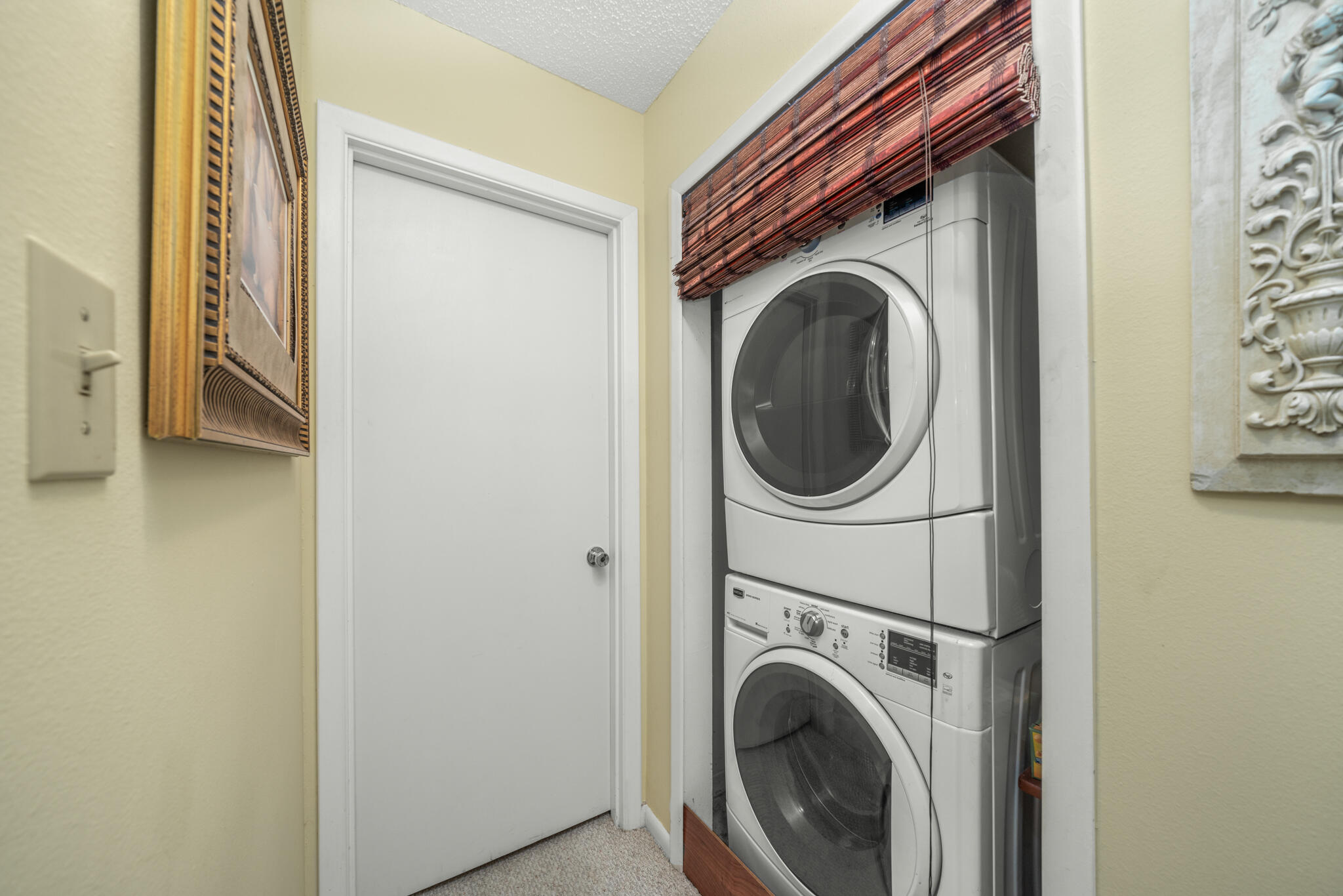 3833 Edgewater Drive Property Photo 30