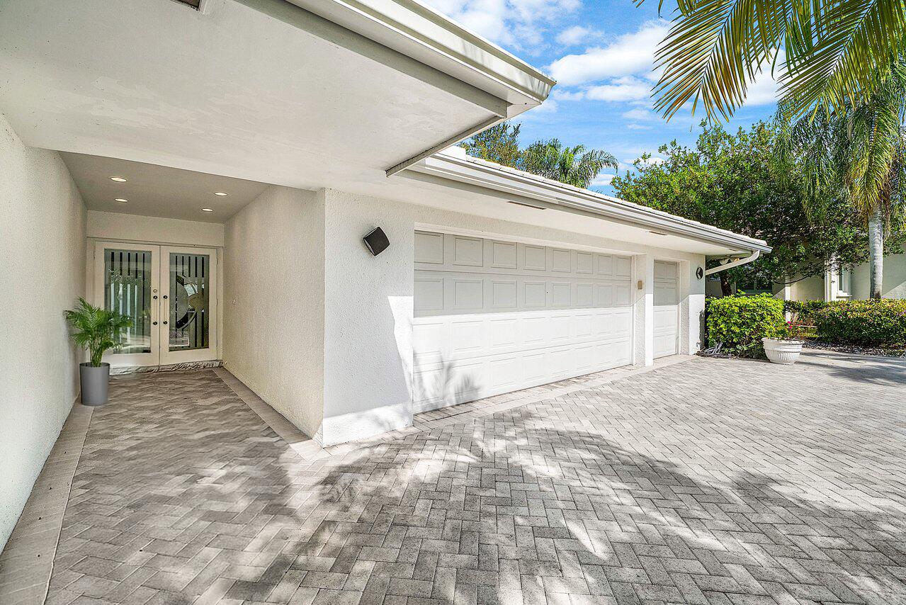 4705 Tree Fern Drive Property Photo 8