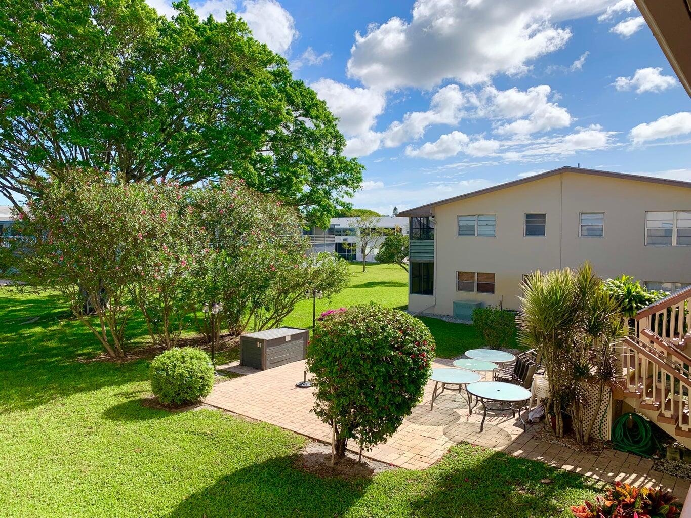 116 Canterbury E Property Photo 2