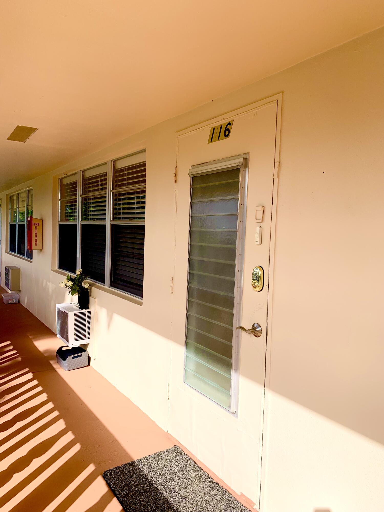 116 Canterbury E Property Photo 4