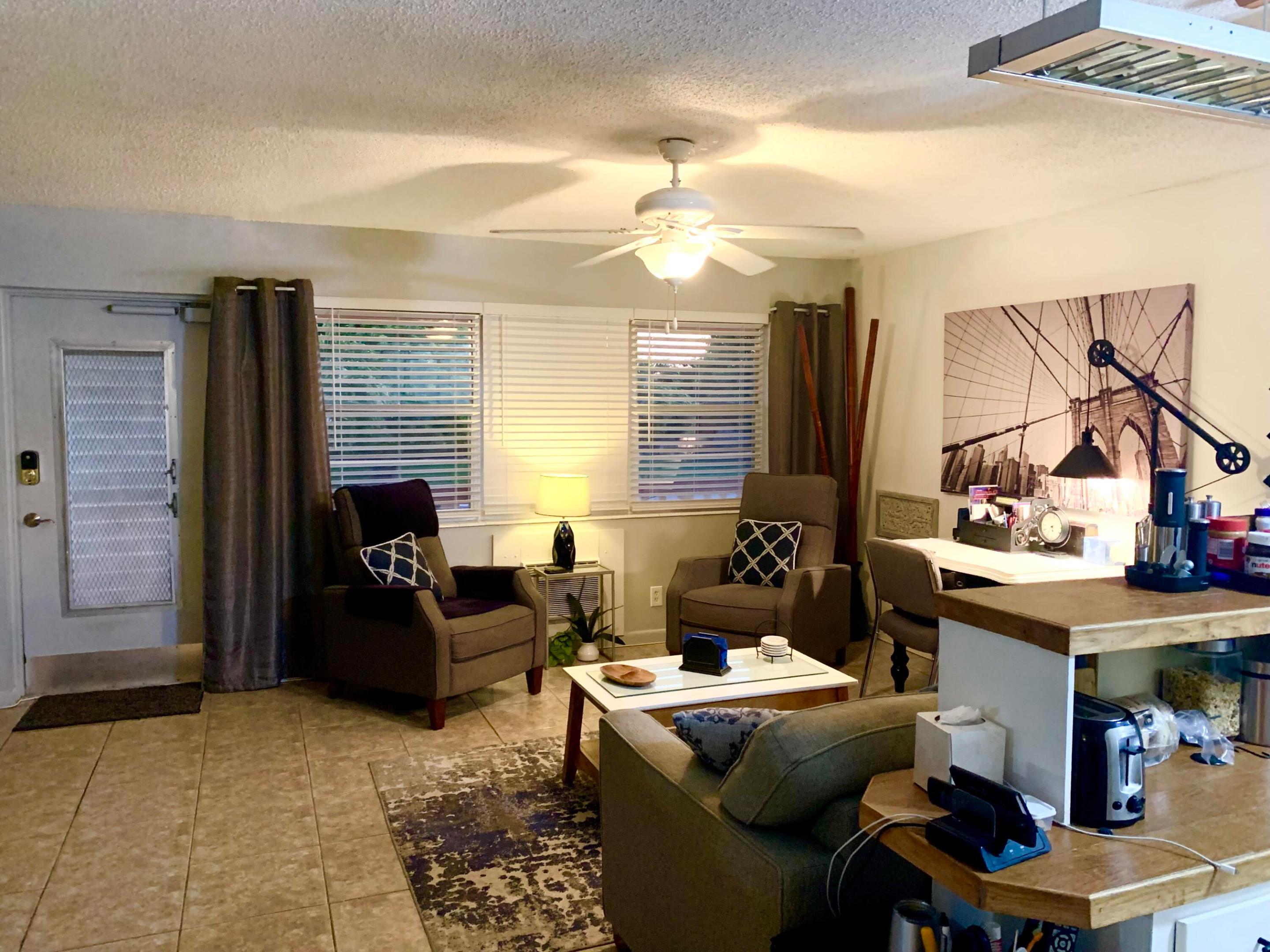 116 Canterbury E Property Photo 8