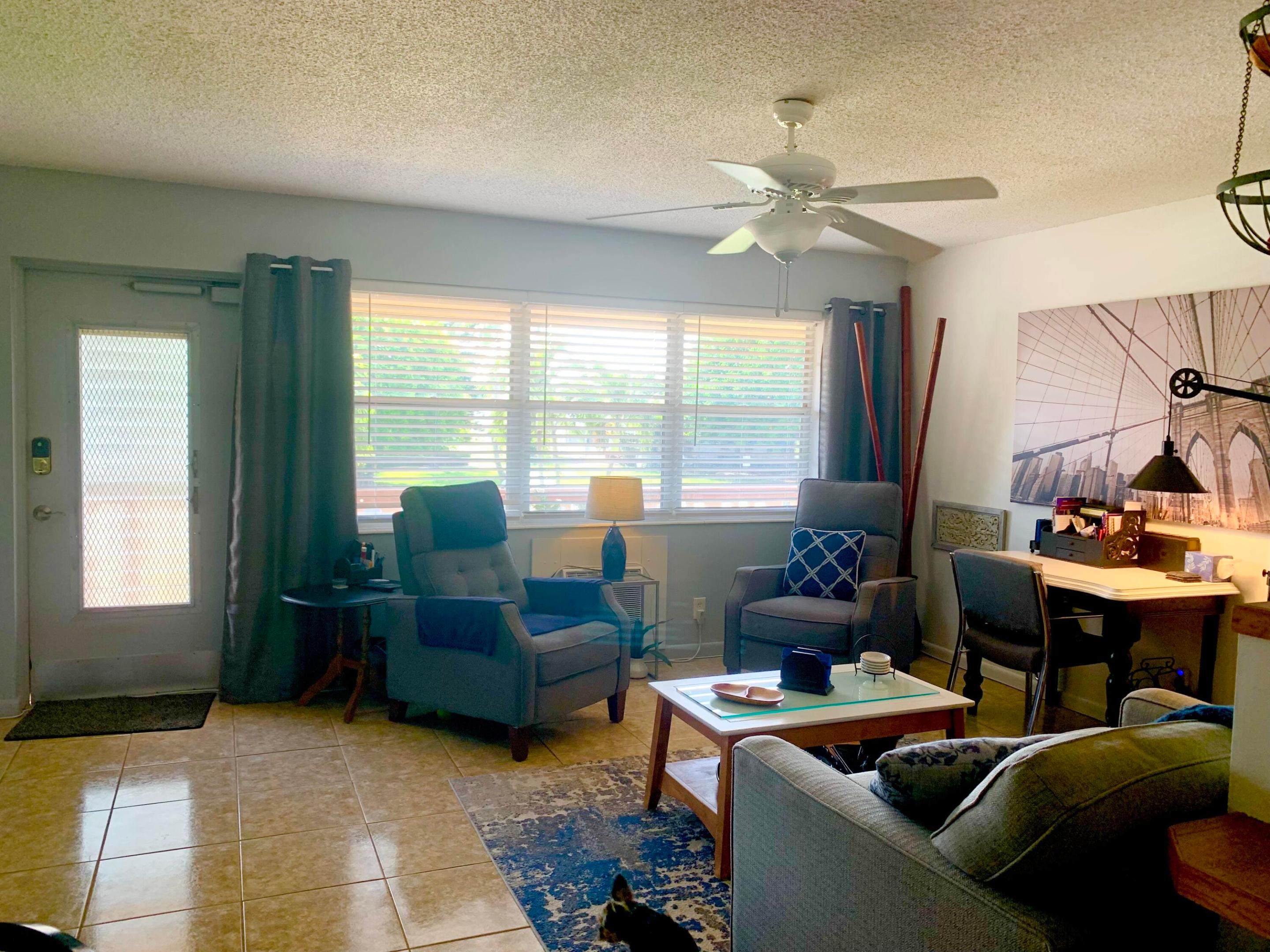 116 Canterbury E Property Photo 12