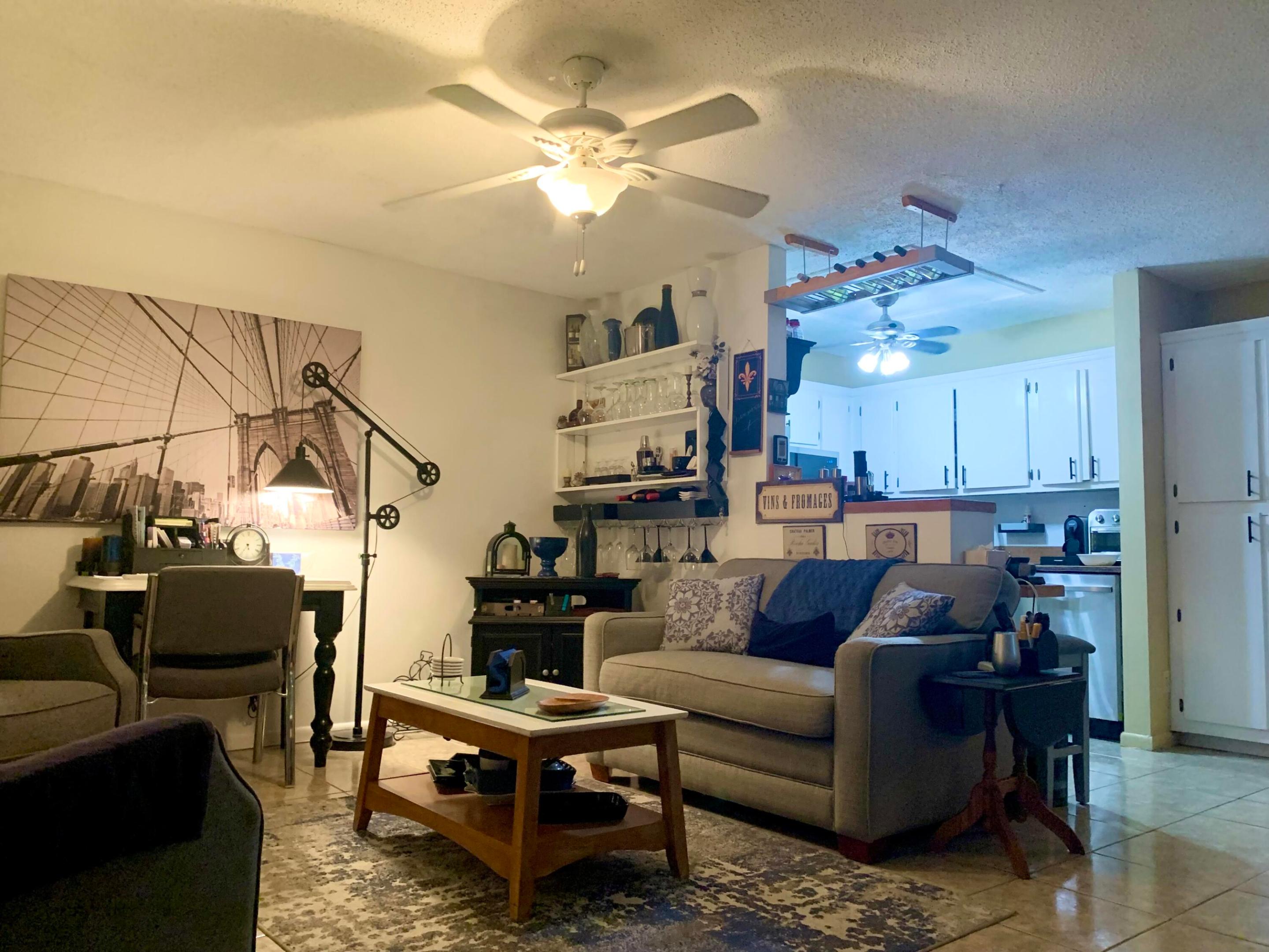 116 Canterbury E Property Photo 14