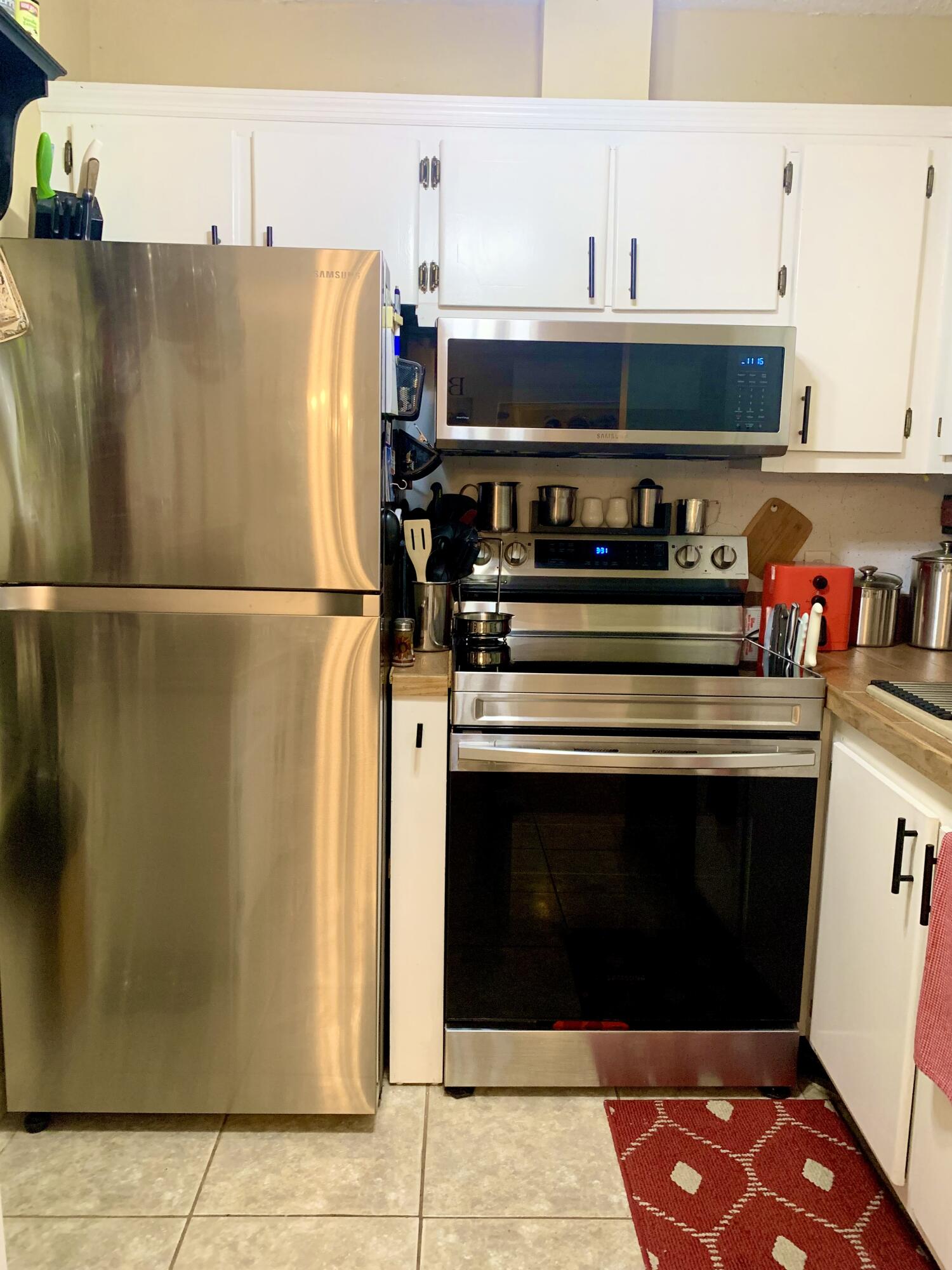 116 Canterbury E Property Photo 21