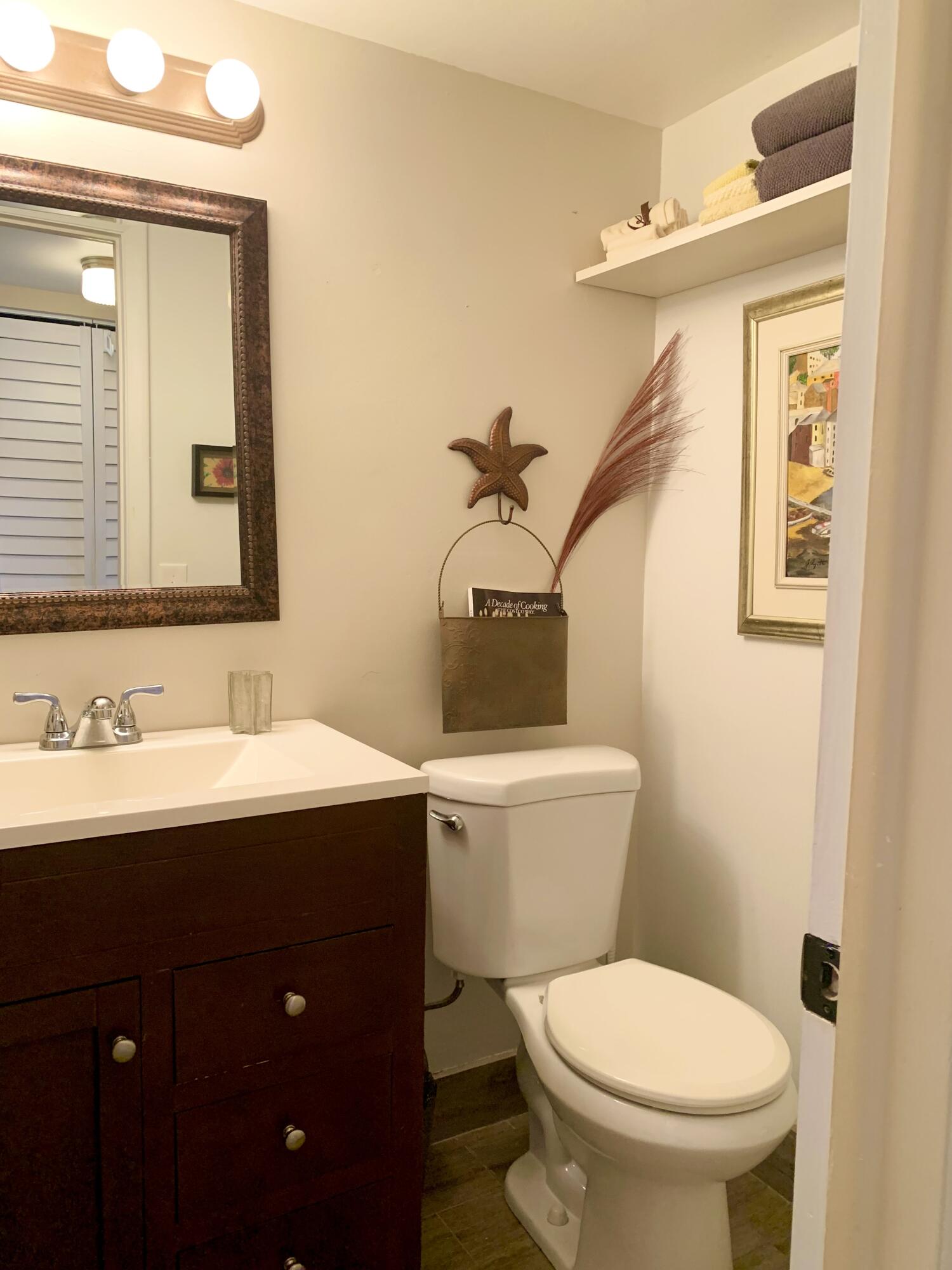 116 Canterbury E Property Photo 25