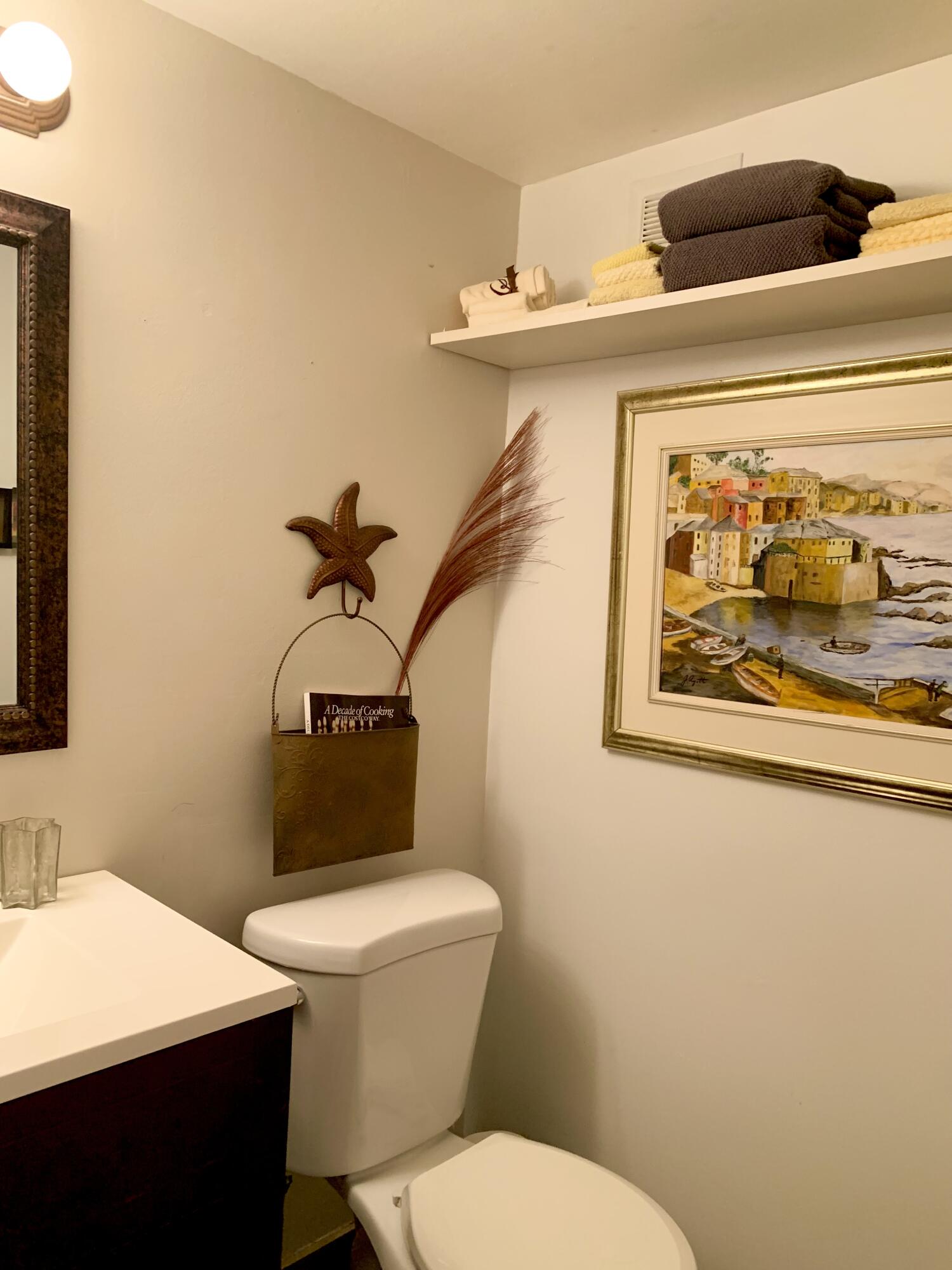 116 Canterbury E Property Photo 26