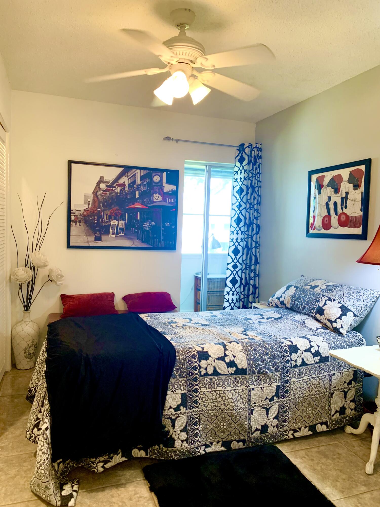 116 Canterbury E Property Photo 32