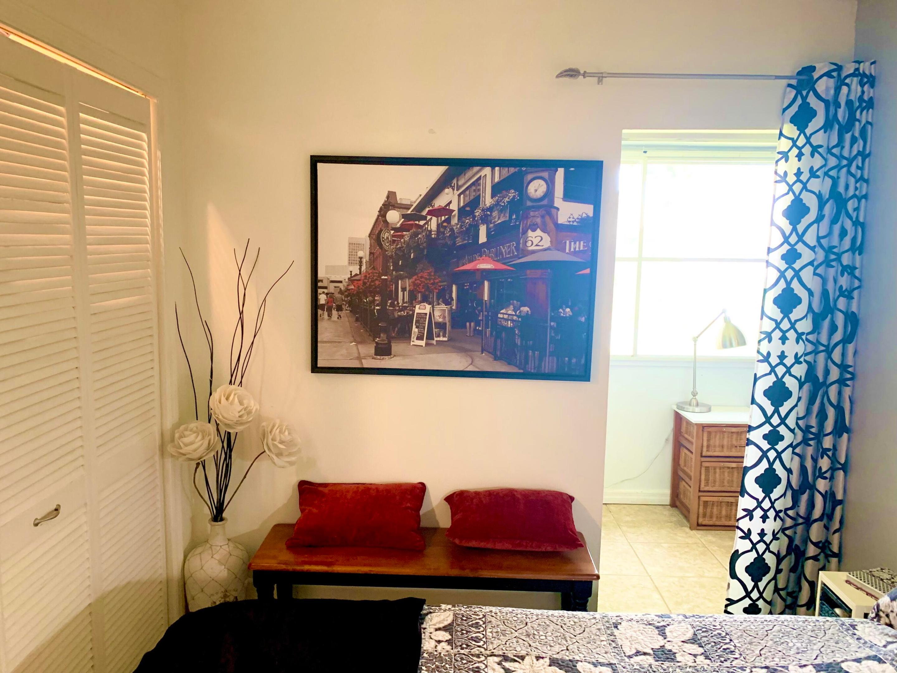 116 Canterbury E Property Photo 33