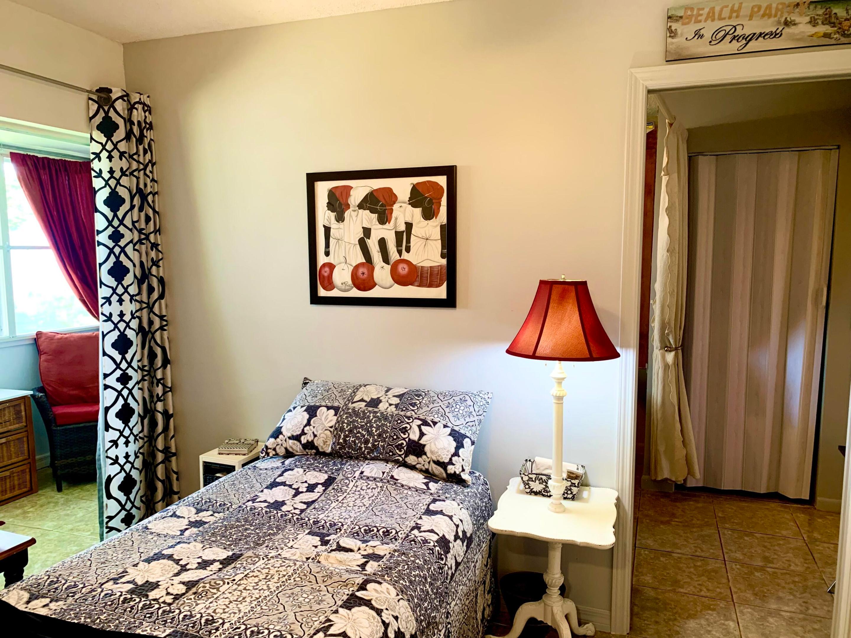 116 Canterbury E Property Photo 34