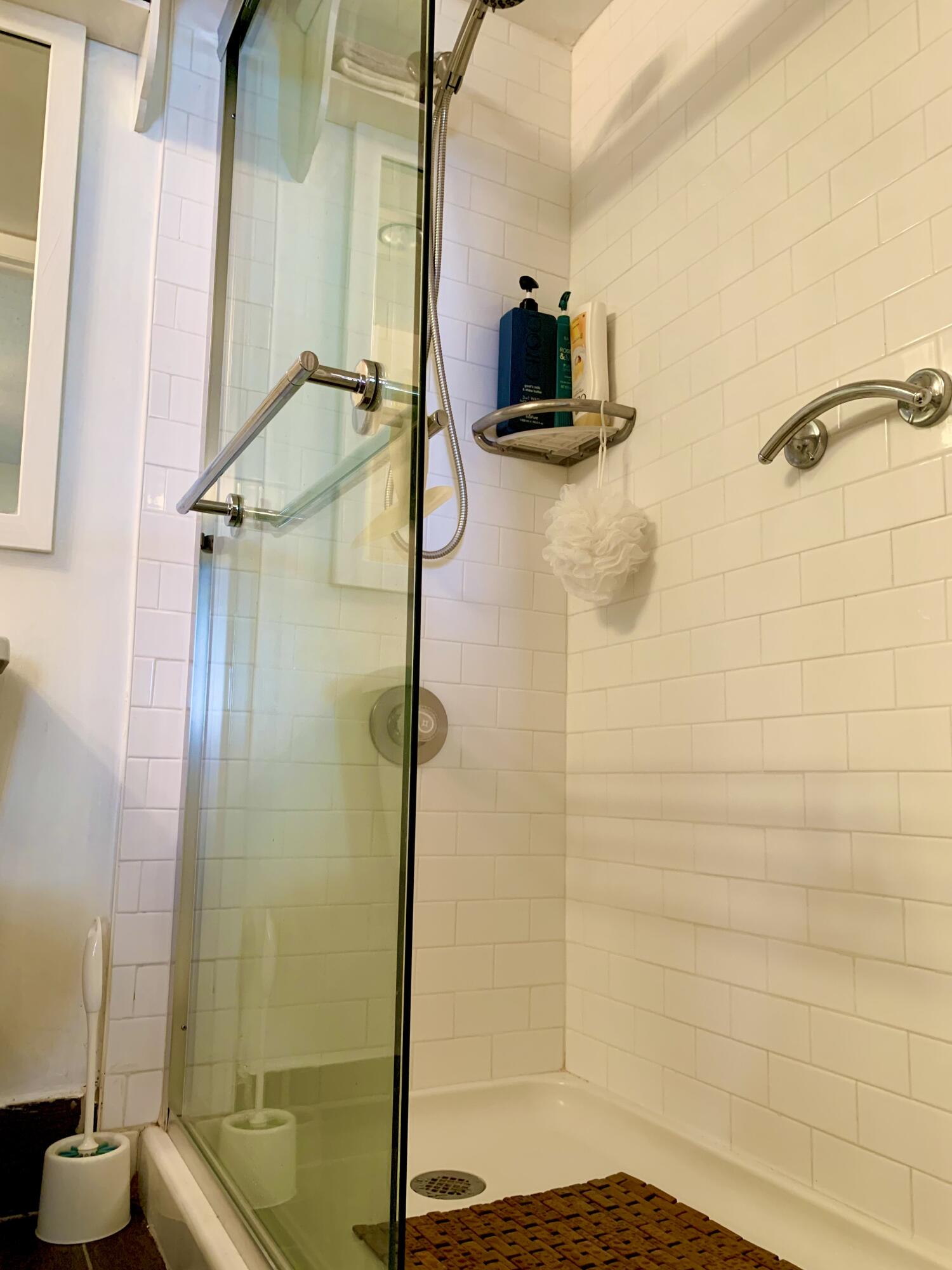 116 Canterbury E Property Photo 39