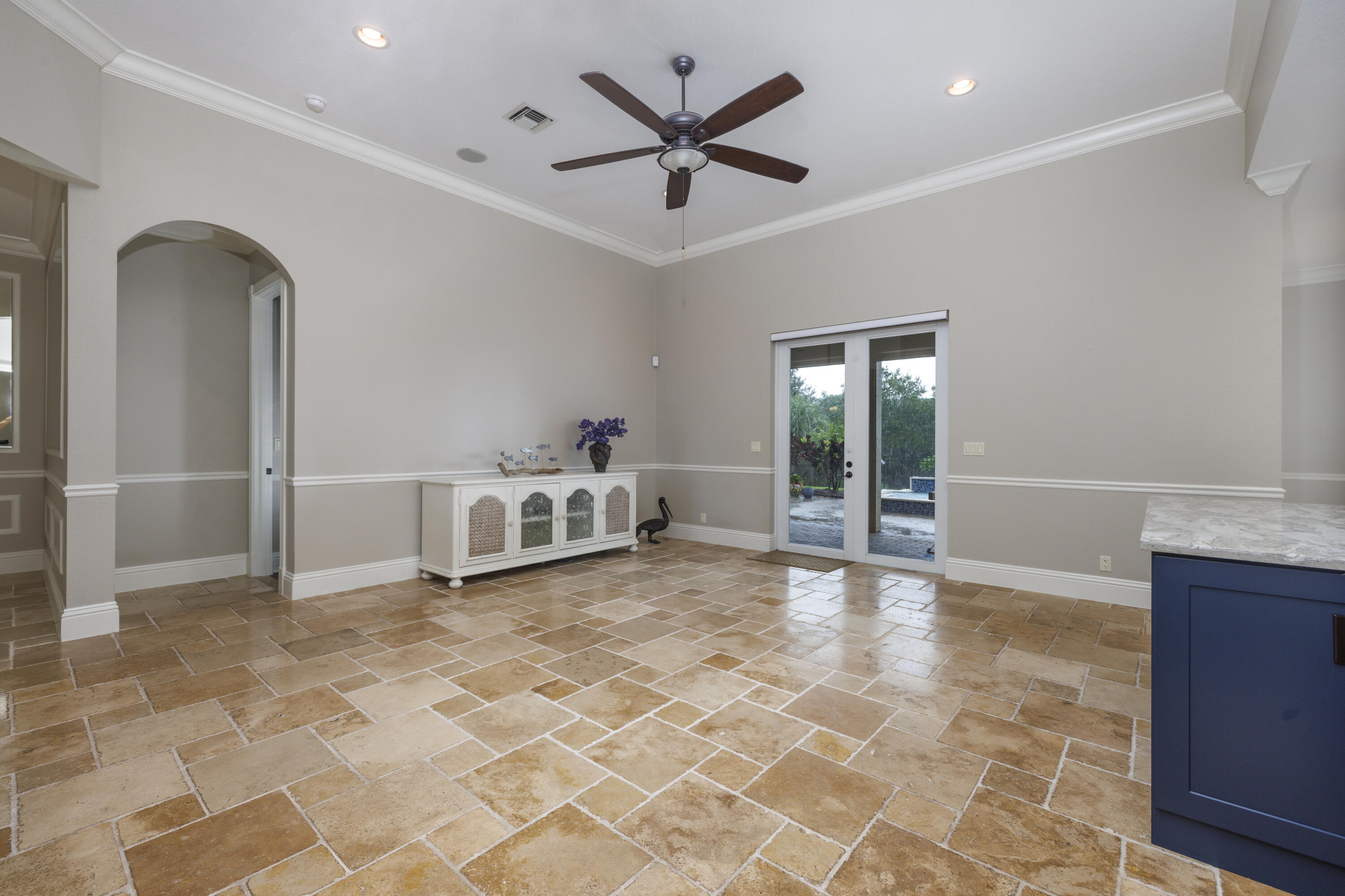 912 Sw Sun Circle Property Photo 5
