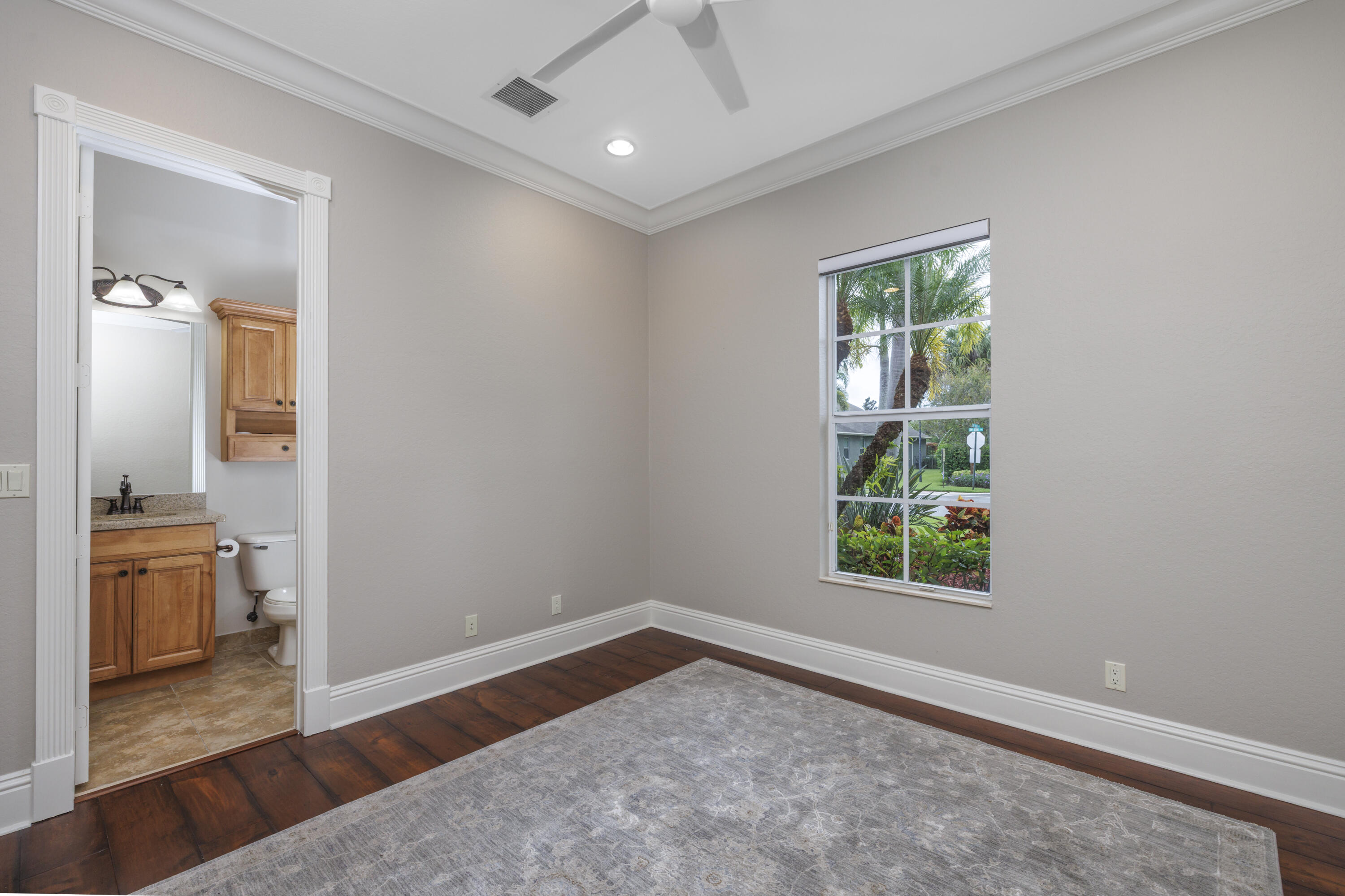 912 Sw Sun Circle Property Photo 12