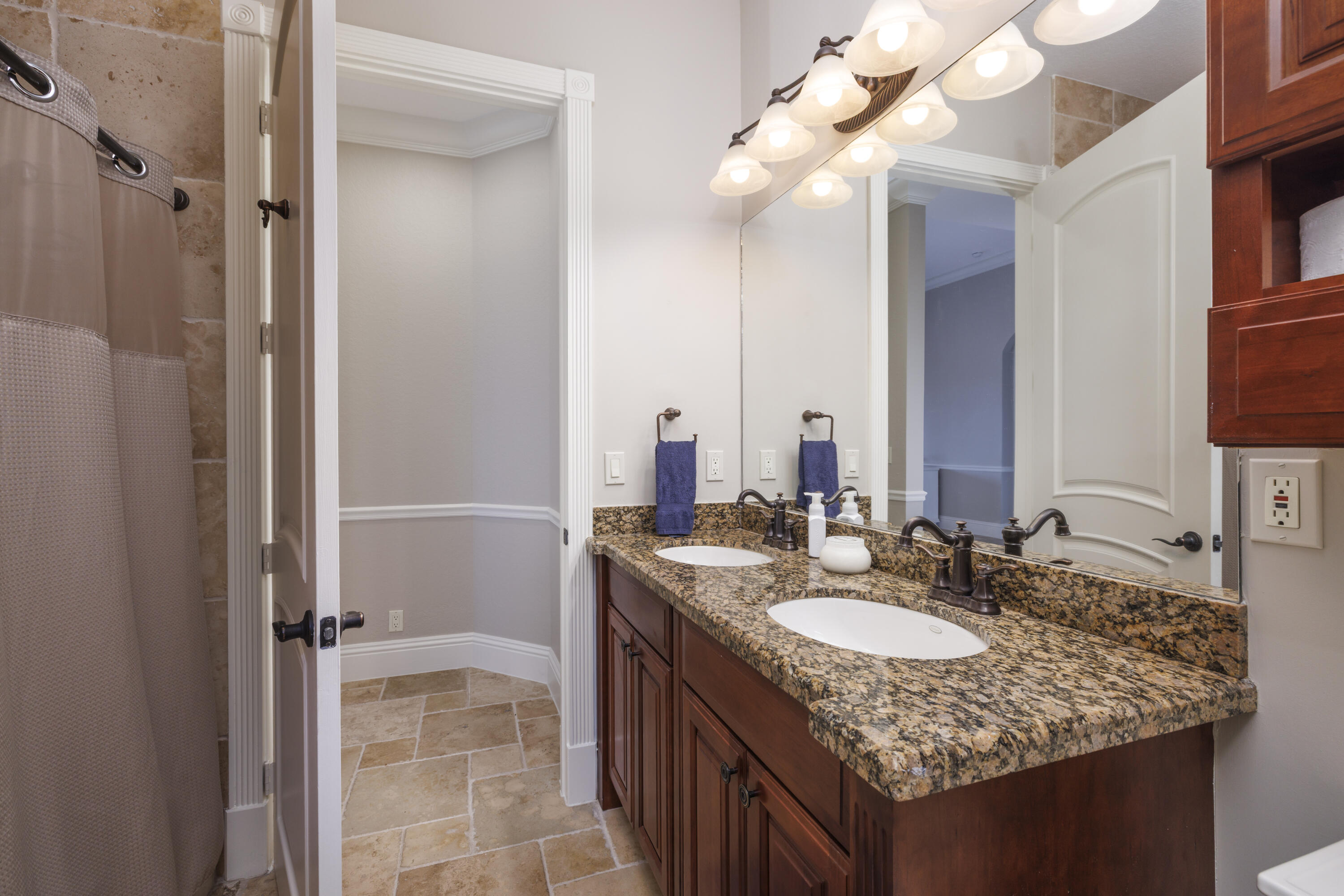 912 Sw Sun Circle Property Photo 14