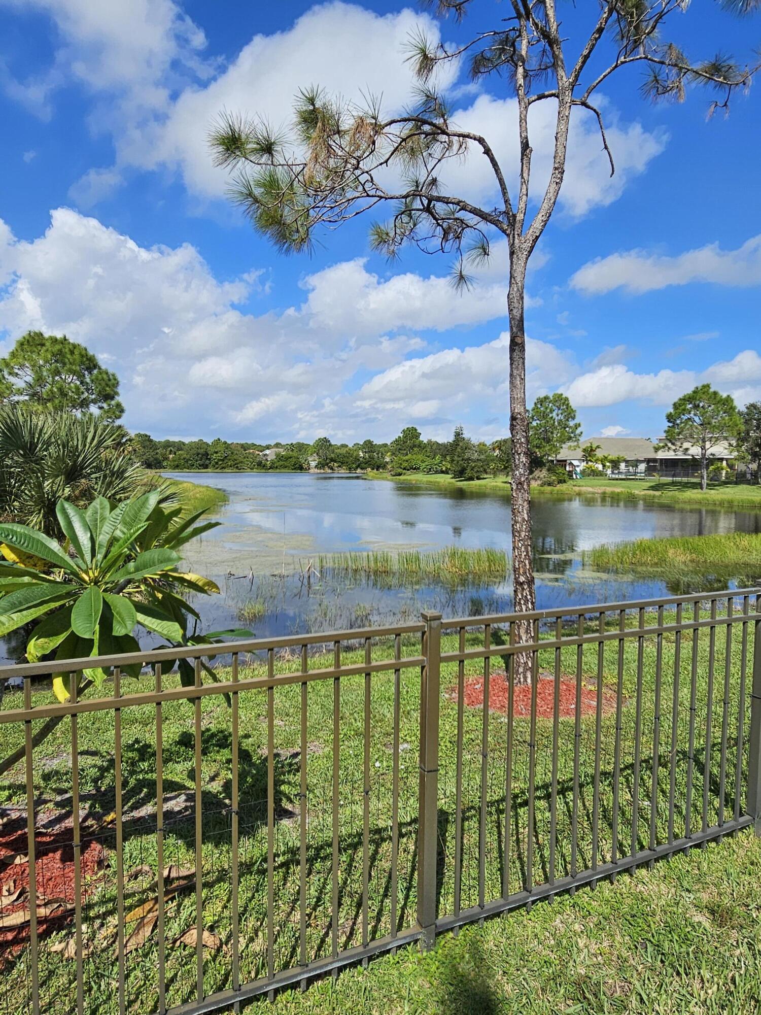912 Sw Sun Circle Property Photo 32