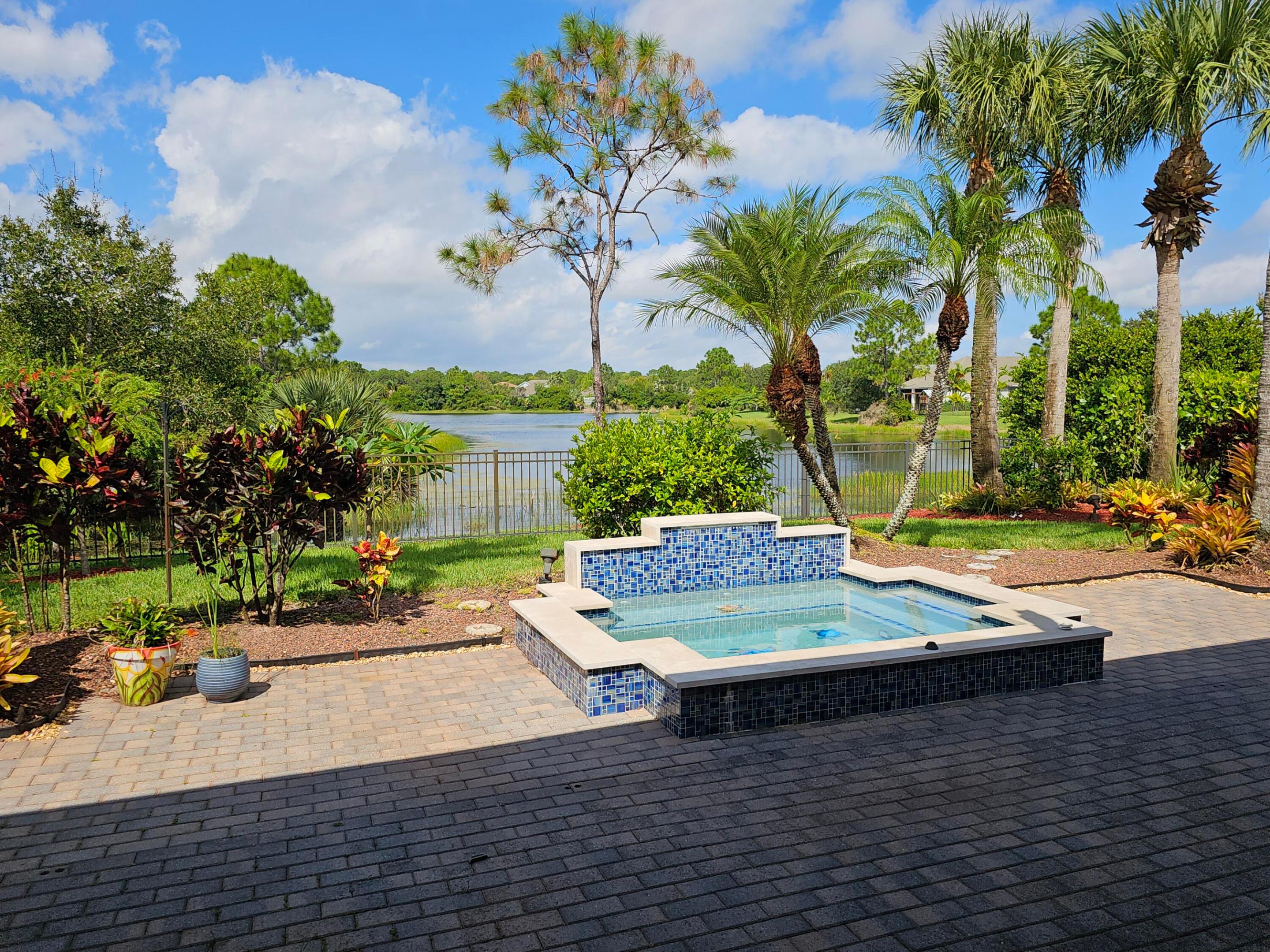 912 Sw Sun Circle Property Photo 33