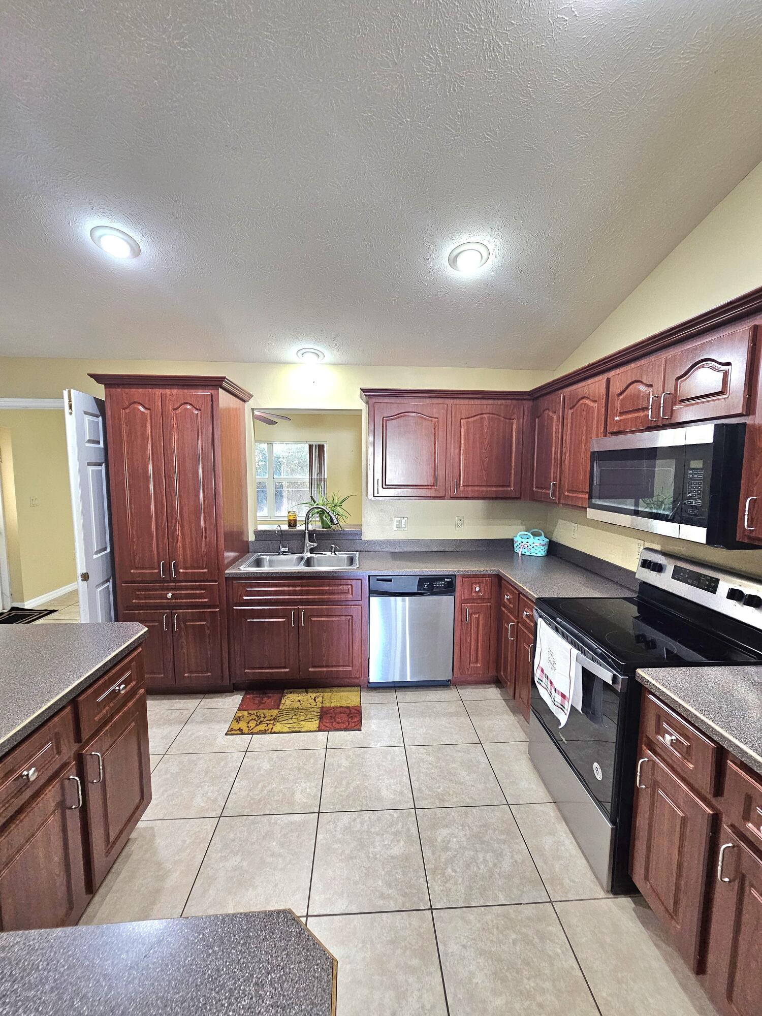 1514 Summer Road Property Photo 14