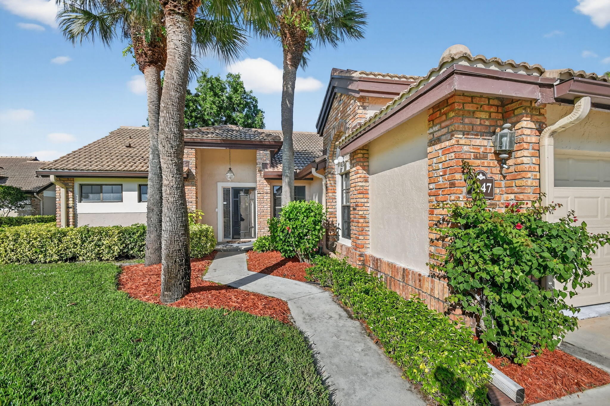 7147 Le Chalet Boulevard Property Photo 3