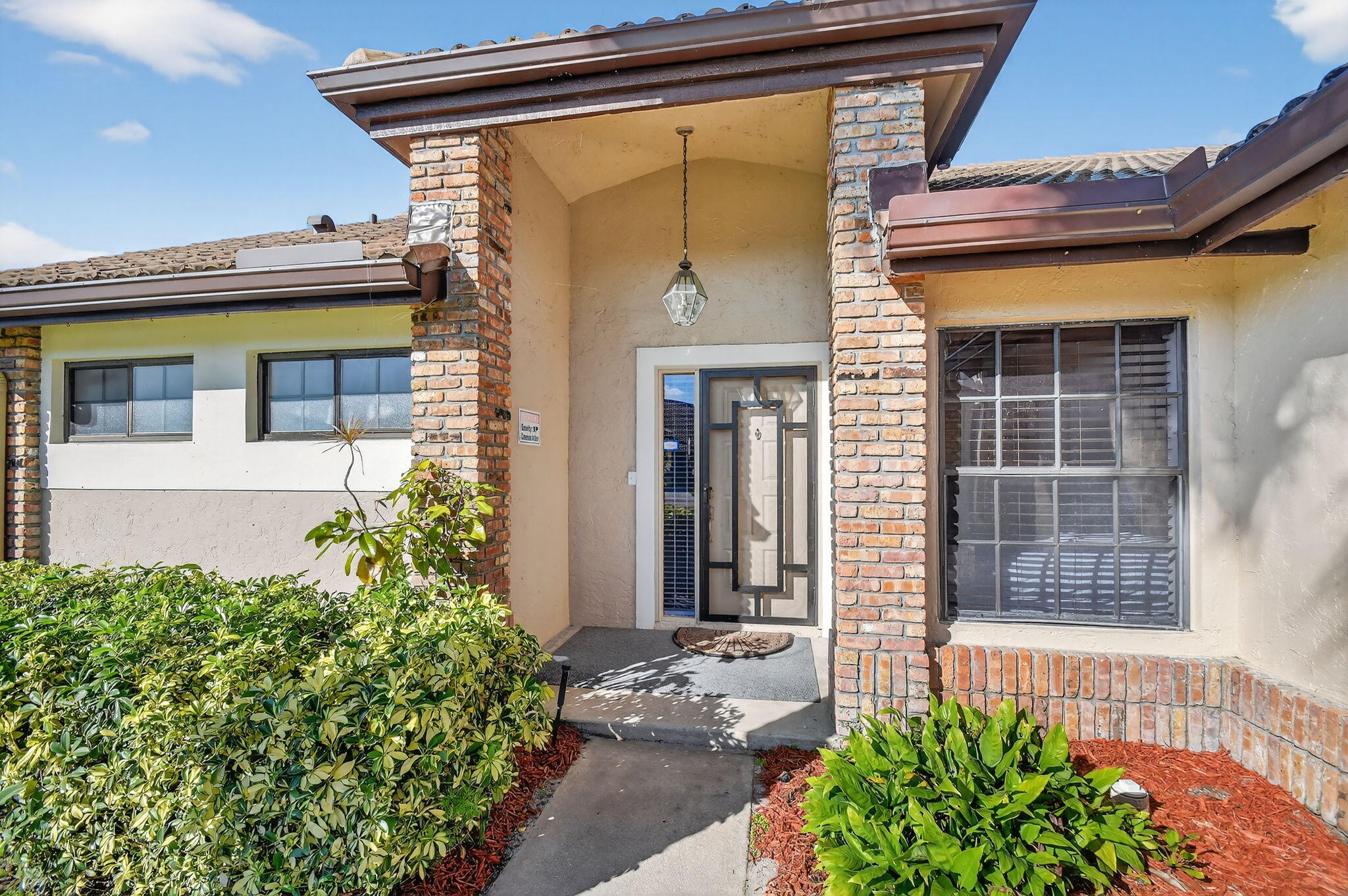 7147 Le Chalet Boulevard Property Photo 4