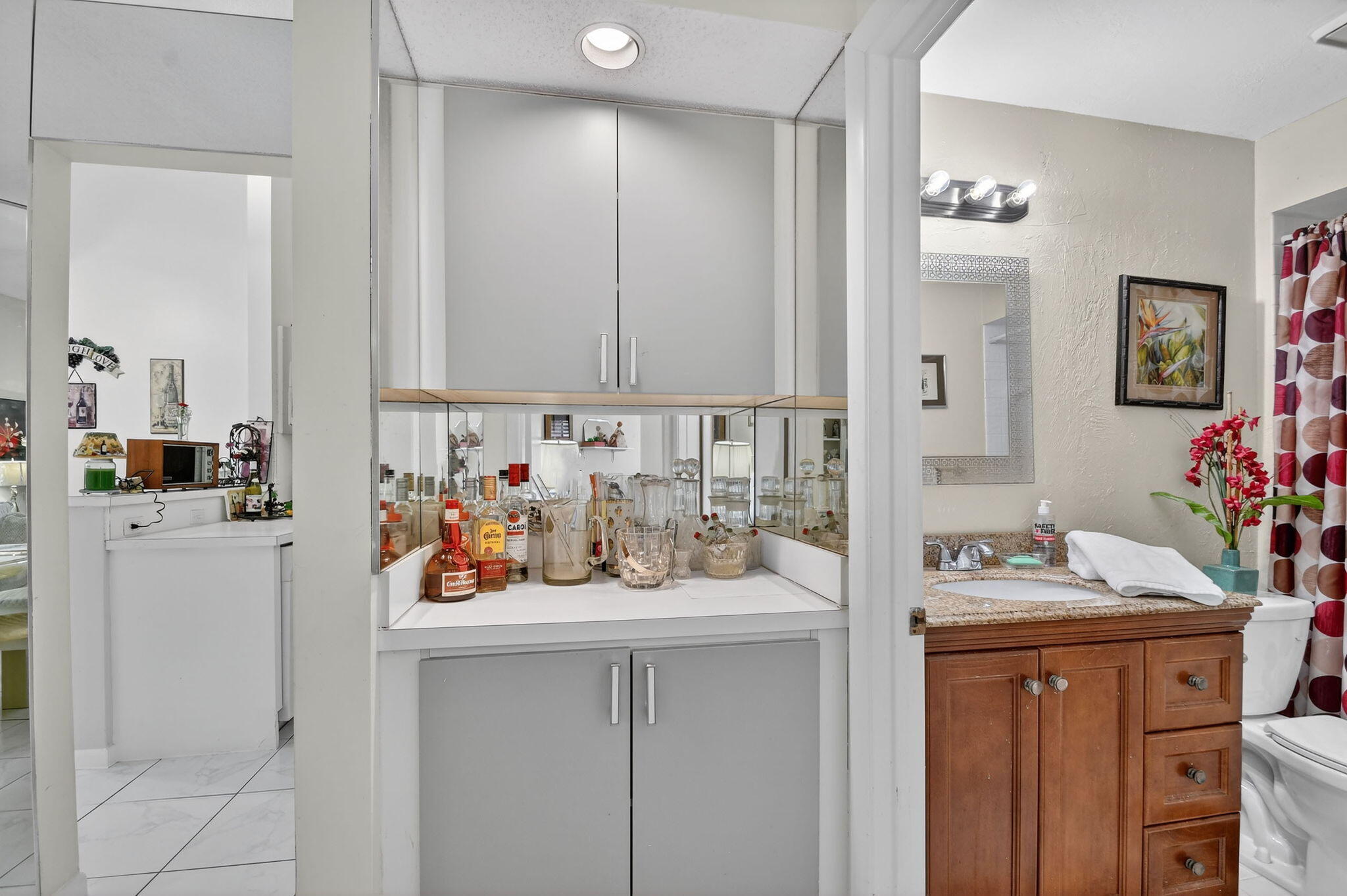 7147 Le Chalet Boulevard Property Photo 14