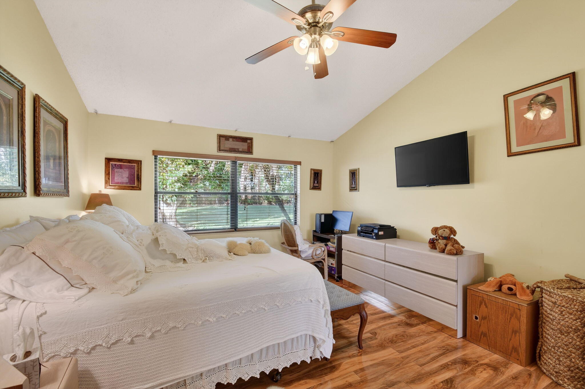 7147 Le Chalet Boulevard Property Photo 25