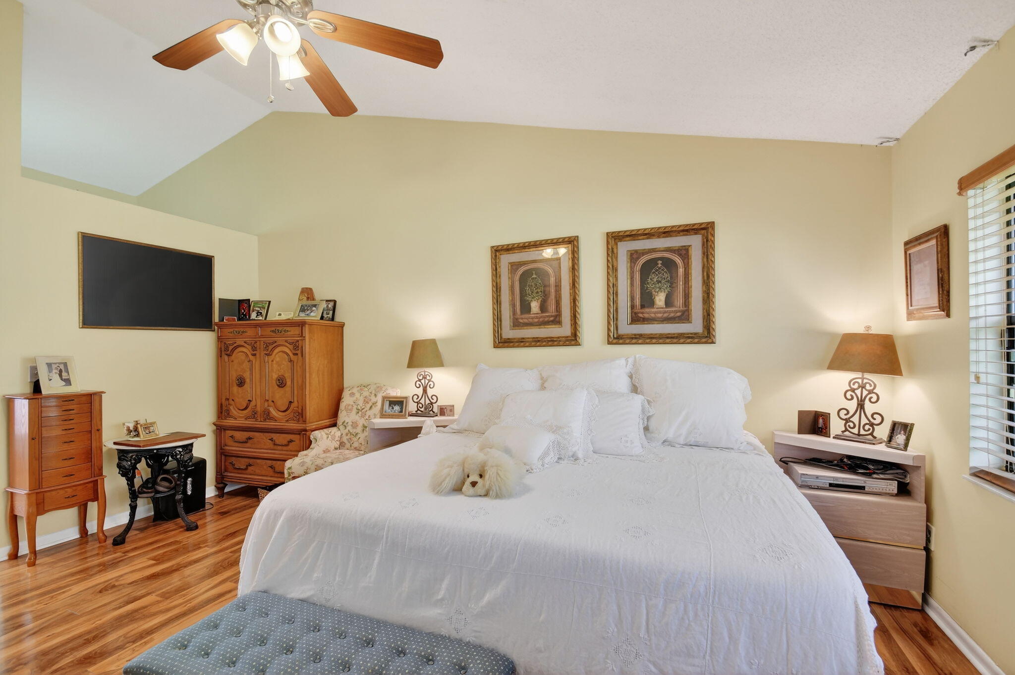 7147 Le Chalet Boulevard Property Photo 26