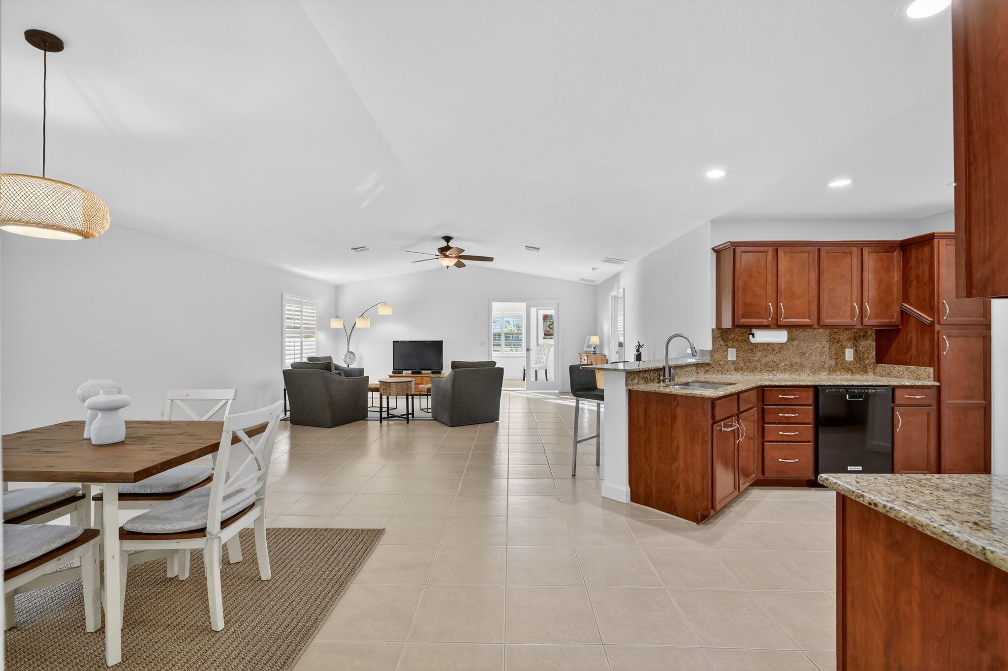 24 Azul Property Photo 12