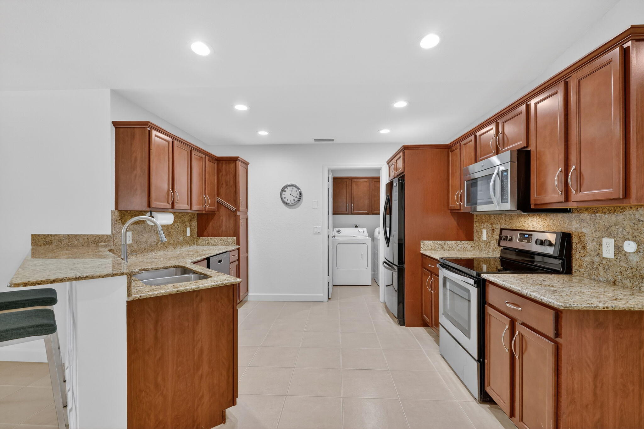 24 Azul Property Photo 15