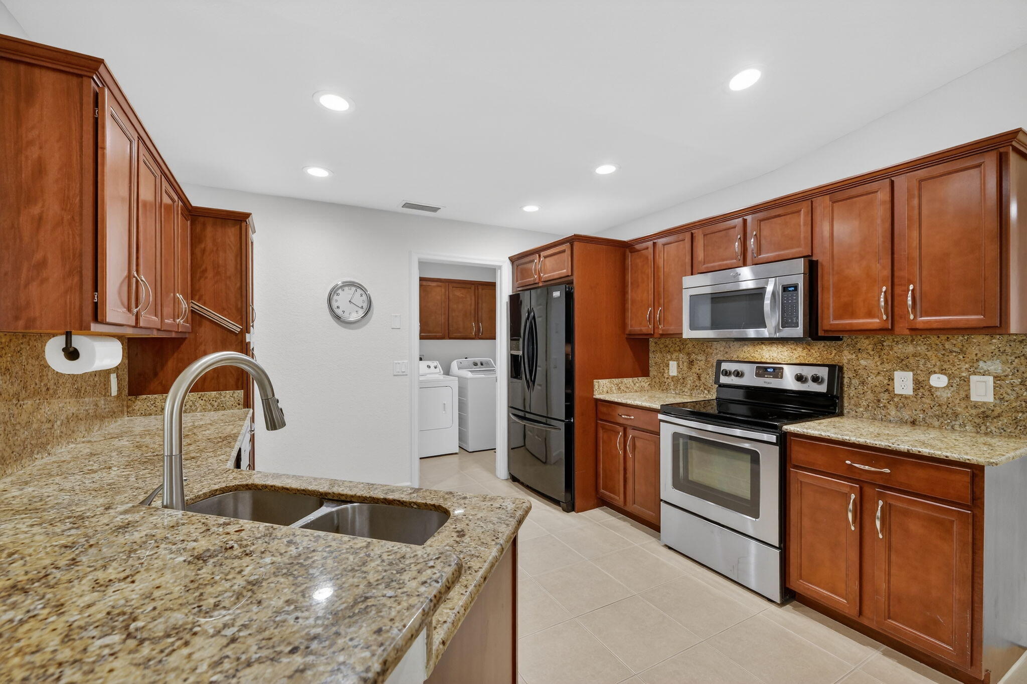 24 Azul Property Photo 18