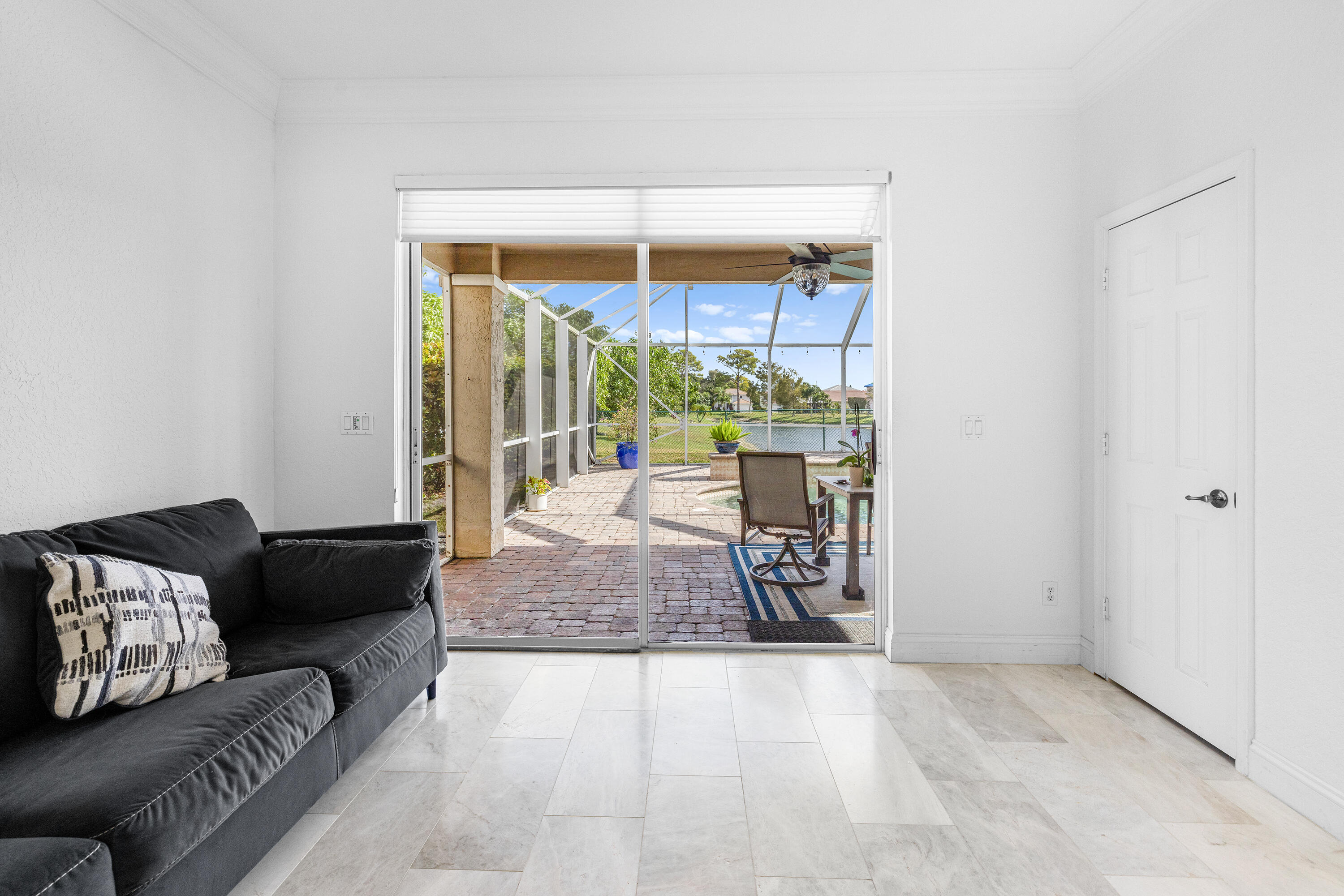 6575 Spring Meadow Drive Property Photo 8