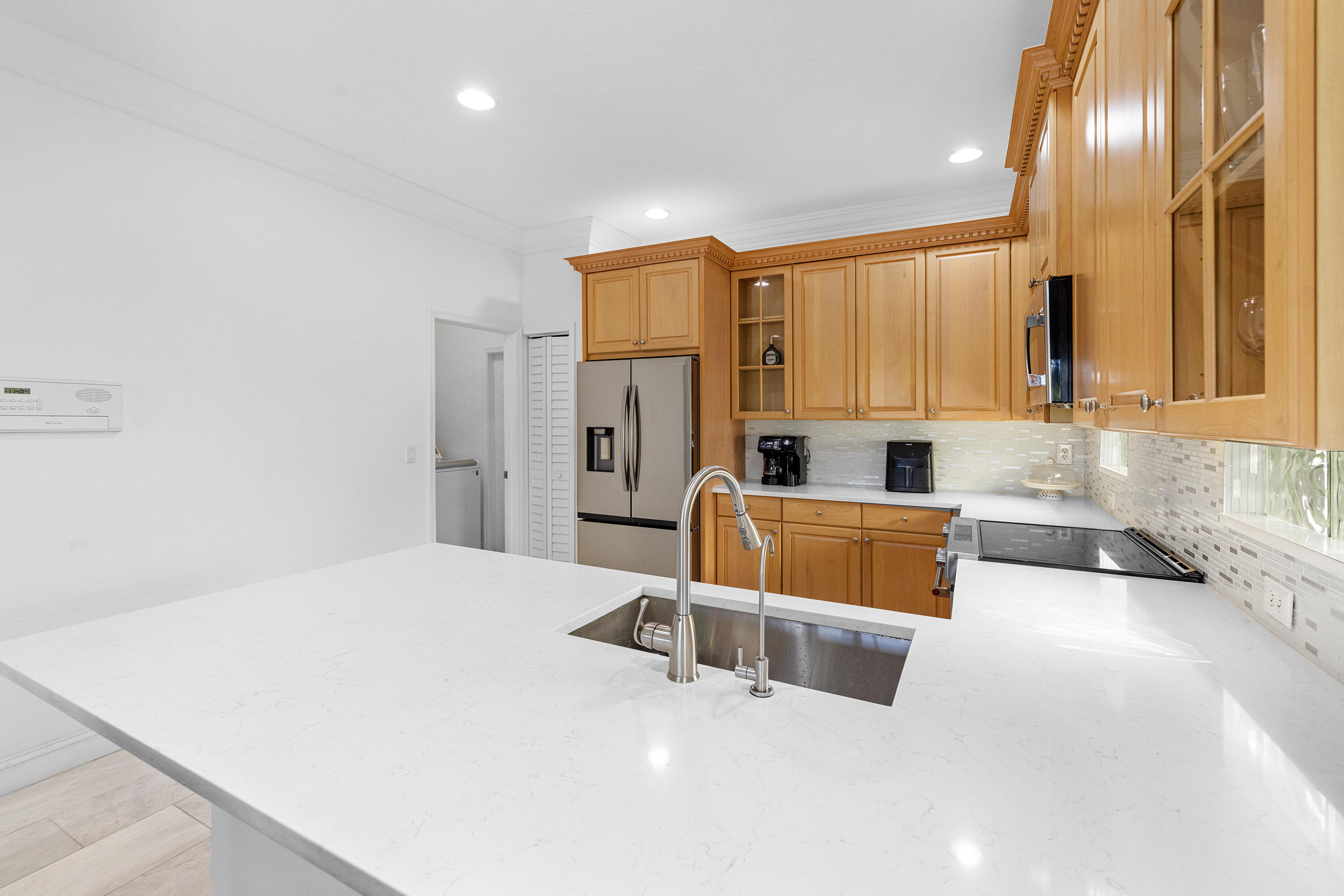 6575 Spring Meadow Drive Property Photo 13