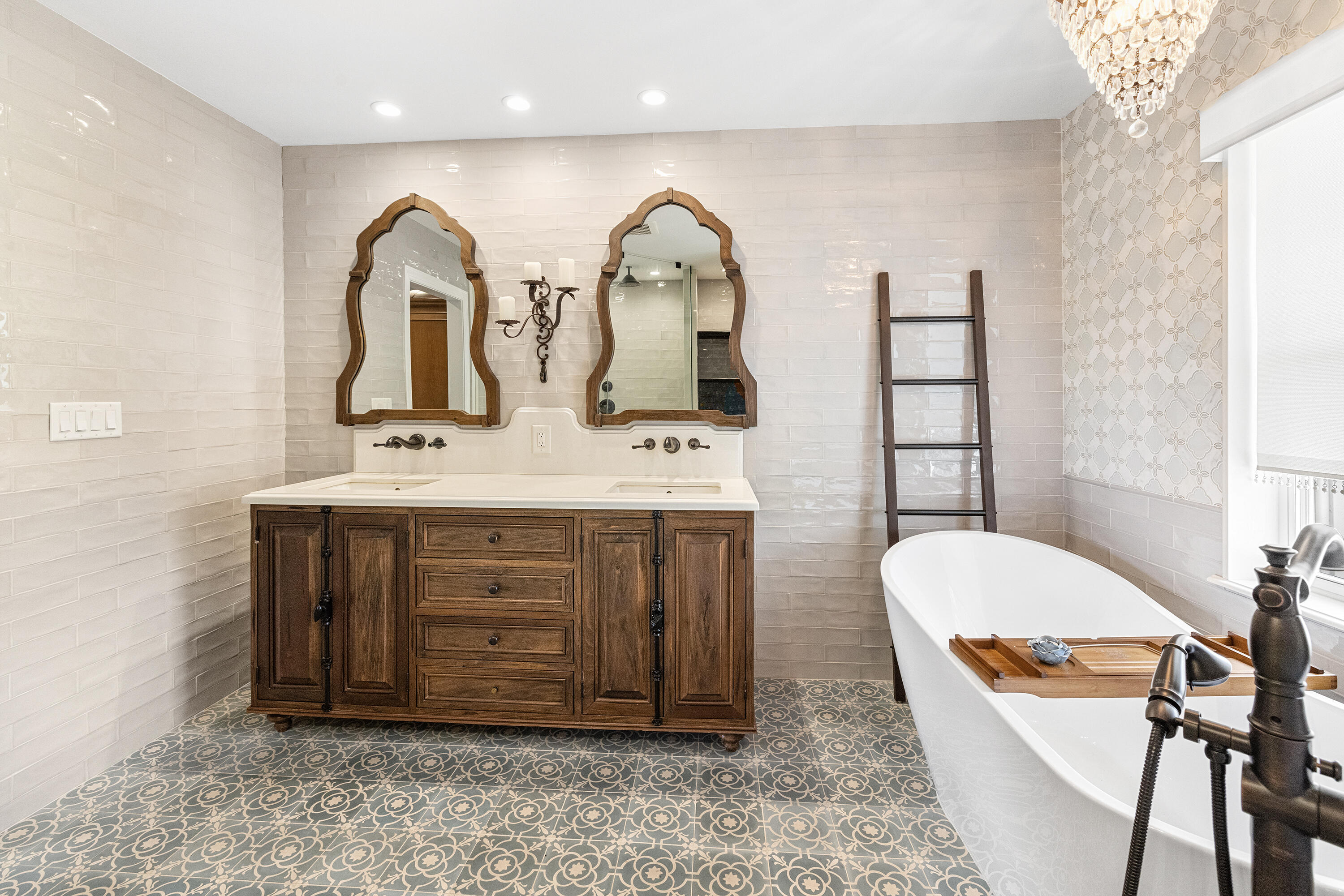 6575 Spring Meadow Drive Property Photo 23