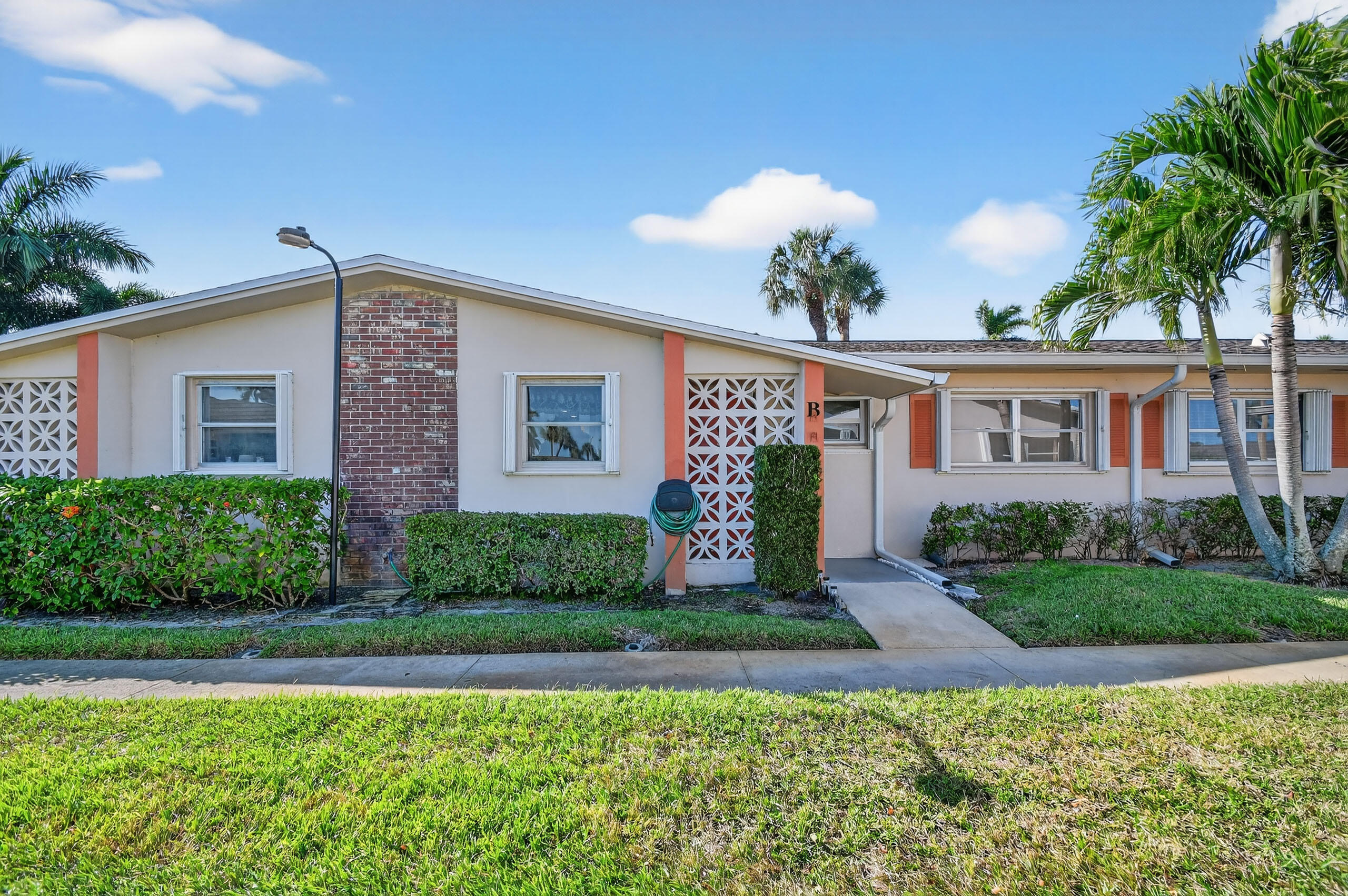 2667 Dudley Drive B Property Photo 1