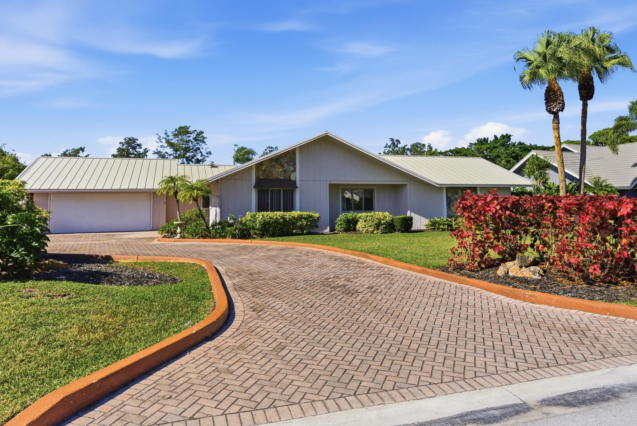 5151 Se Burning Tree Circle Property Photo 1